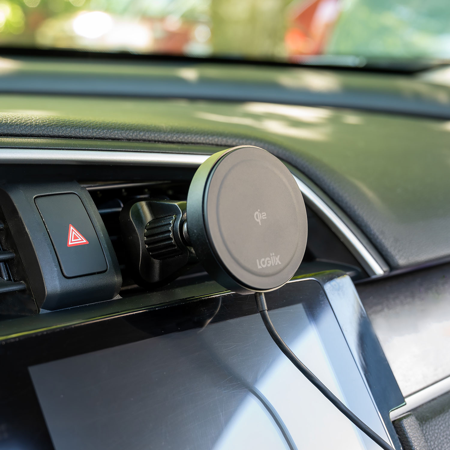 LOGiiX Vent Mount Qi2 Car Charger - Black