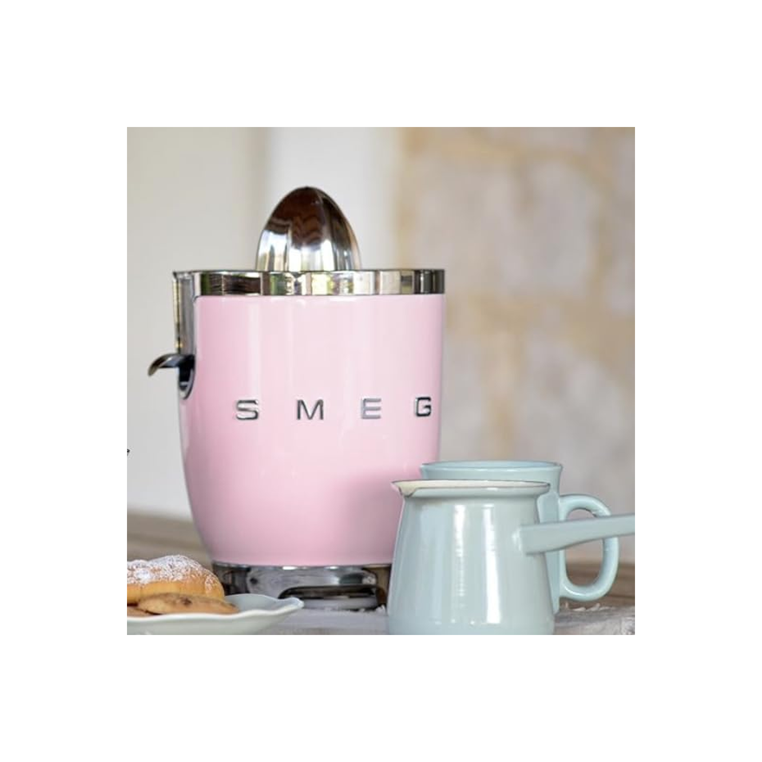 Boîte ouverte - Presse-agrumes style années 50 CJF11PKUS de Smeg - Rose