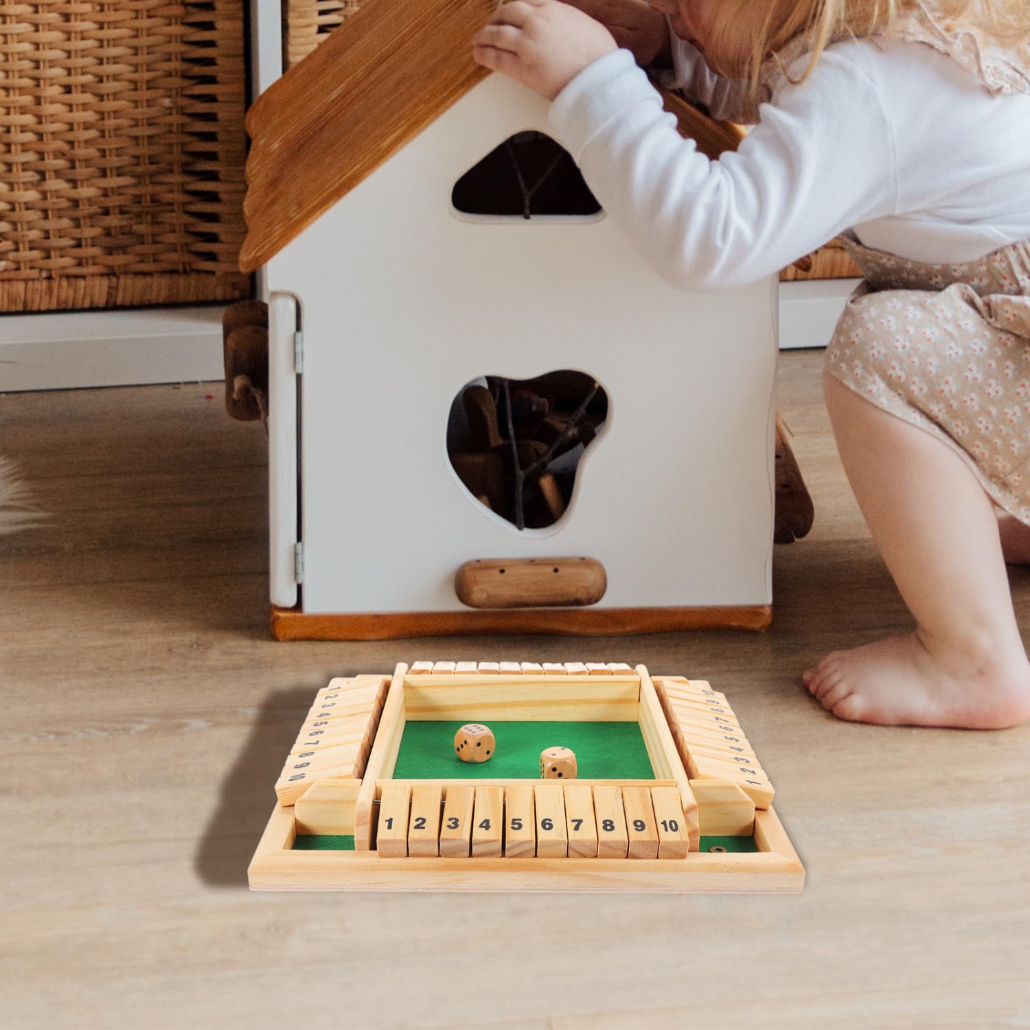 Four Sides Flip-Off Box Dice Toy: Wooden Board Game, Fun Family Game for 4 Players
