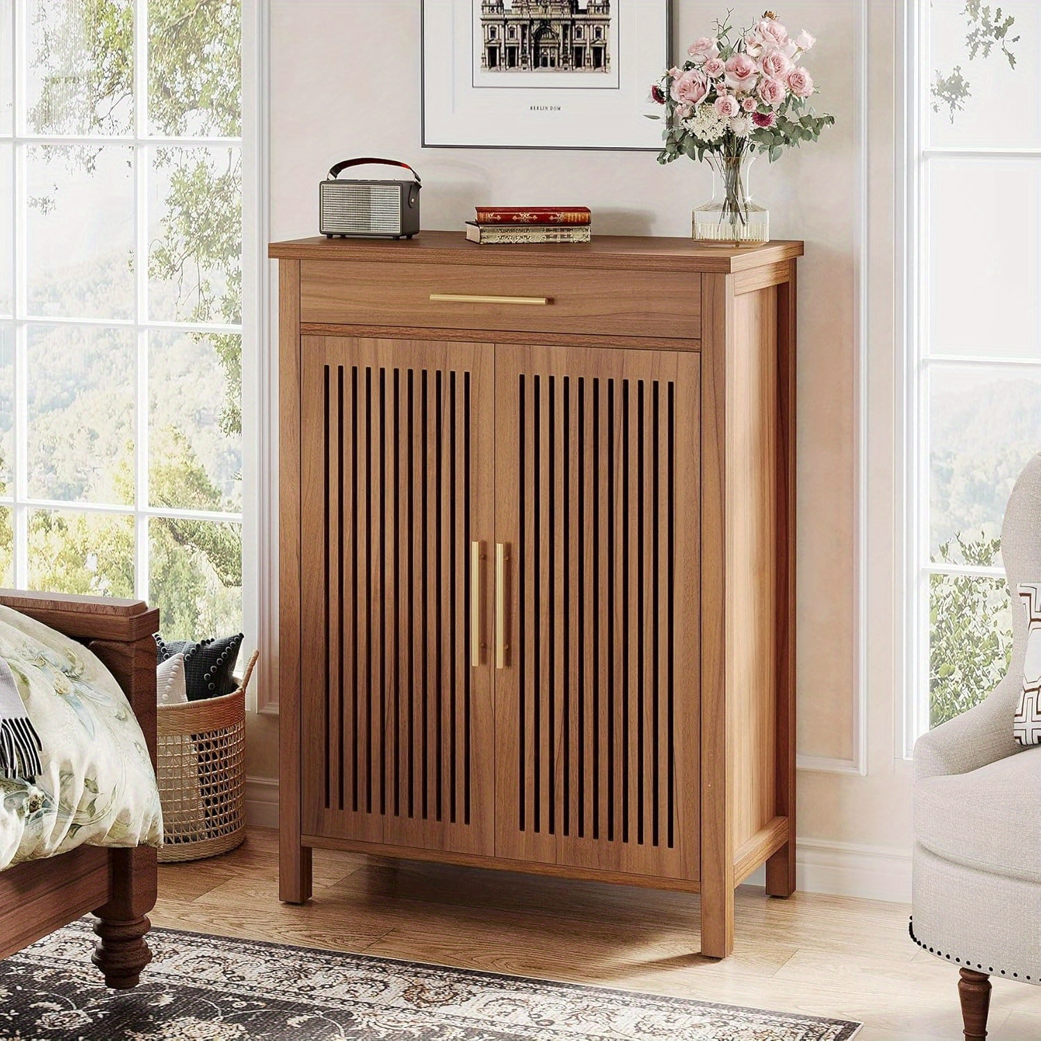 Armoire à chaussures Lantine, armoire de rangement à chaussures à 5 niveaux avec portes à persiennes et tiroir, range-chaussures en bois autonome
