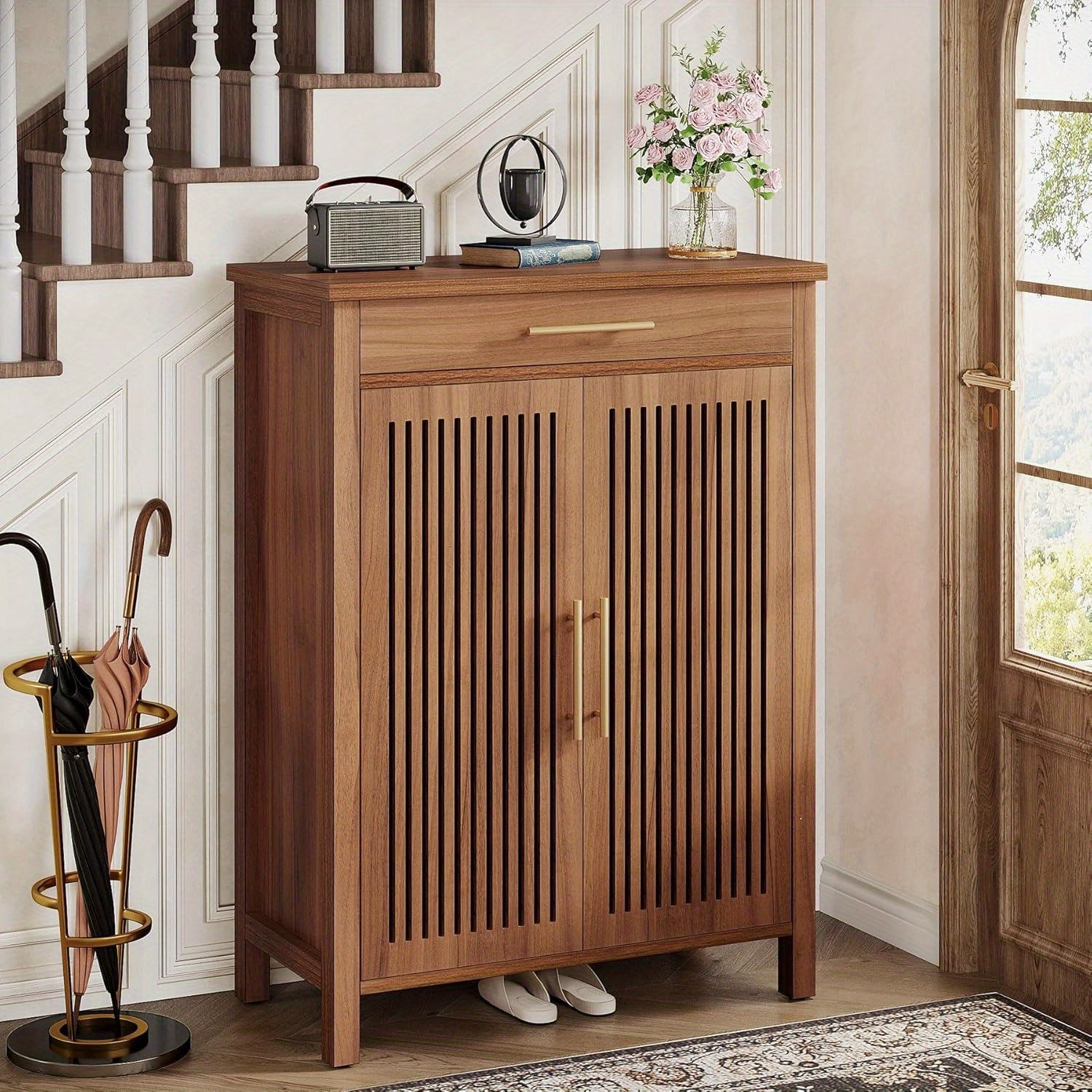 Armoire à chaussures Lantine, armoire de rangement à chaussures à 5 niveaux avec portes à persiennes et tiroir, range-chaussures en bois autonome