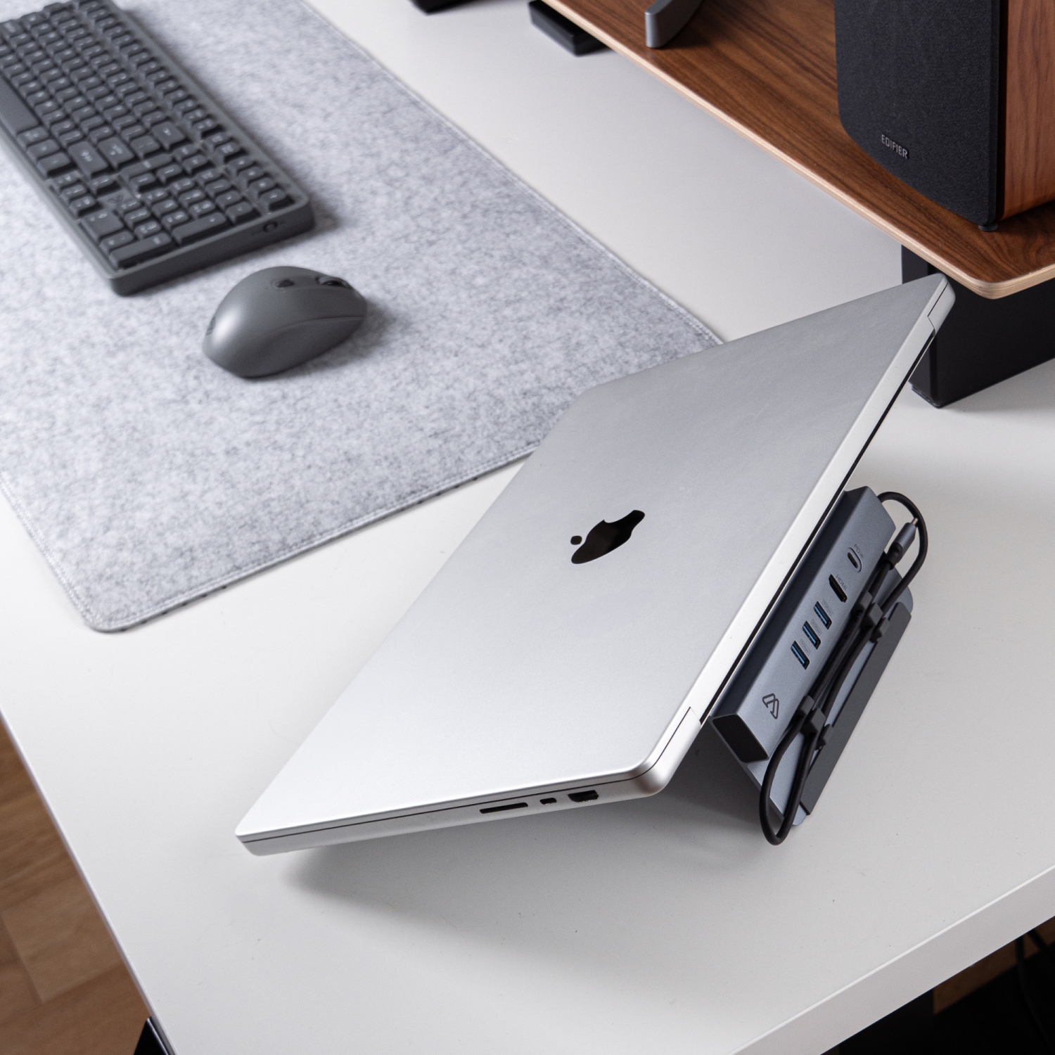 Bluediamond 5-in-1 USB-C Docking Station + Laptop Stand