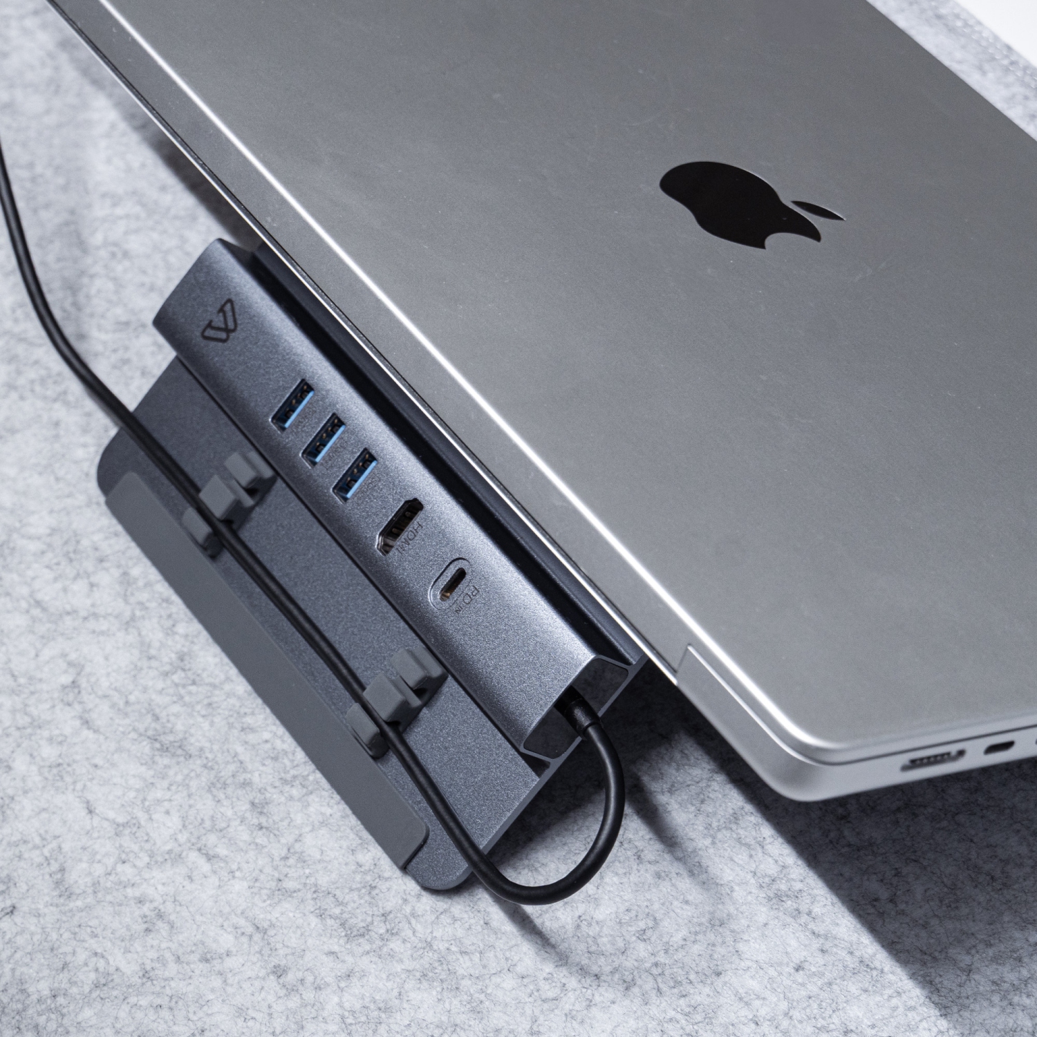 Bluediamond 5-in-1 USB-C Docking Station + Laptop Stand