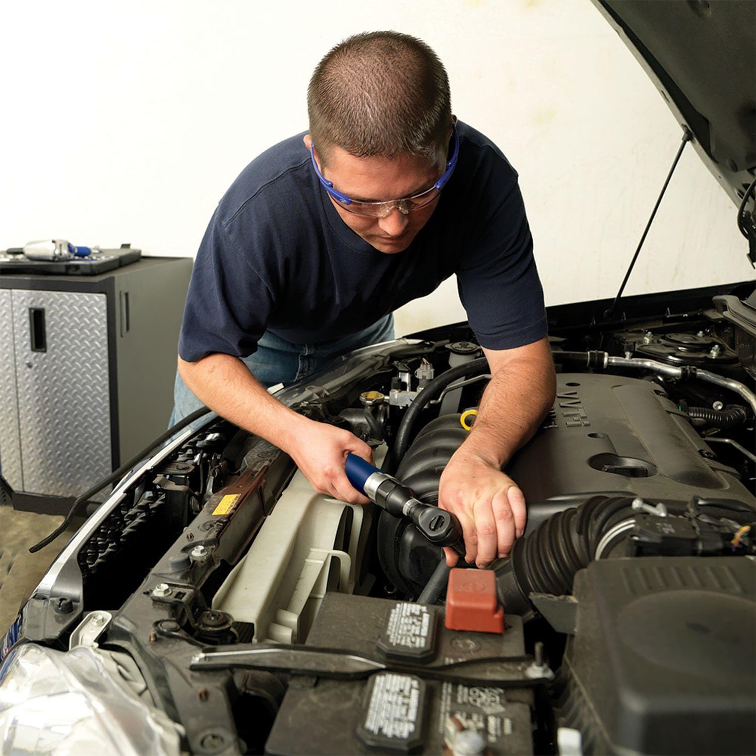 Campbell Hausfeld Quiet Air Compressor, 6 Gallon Pancake, Half The Noise, 4X Life, All The Power