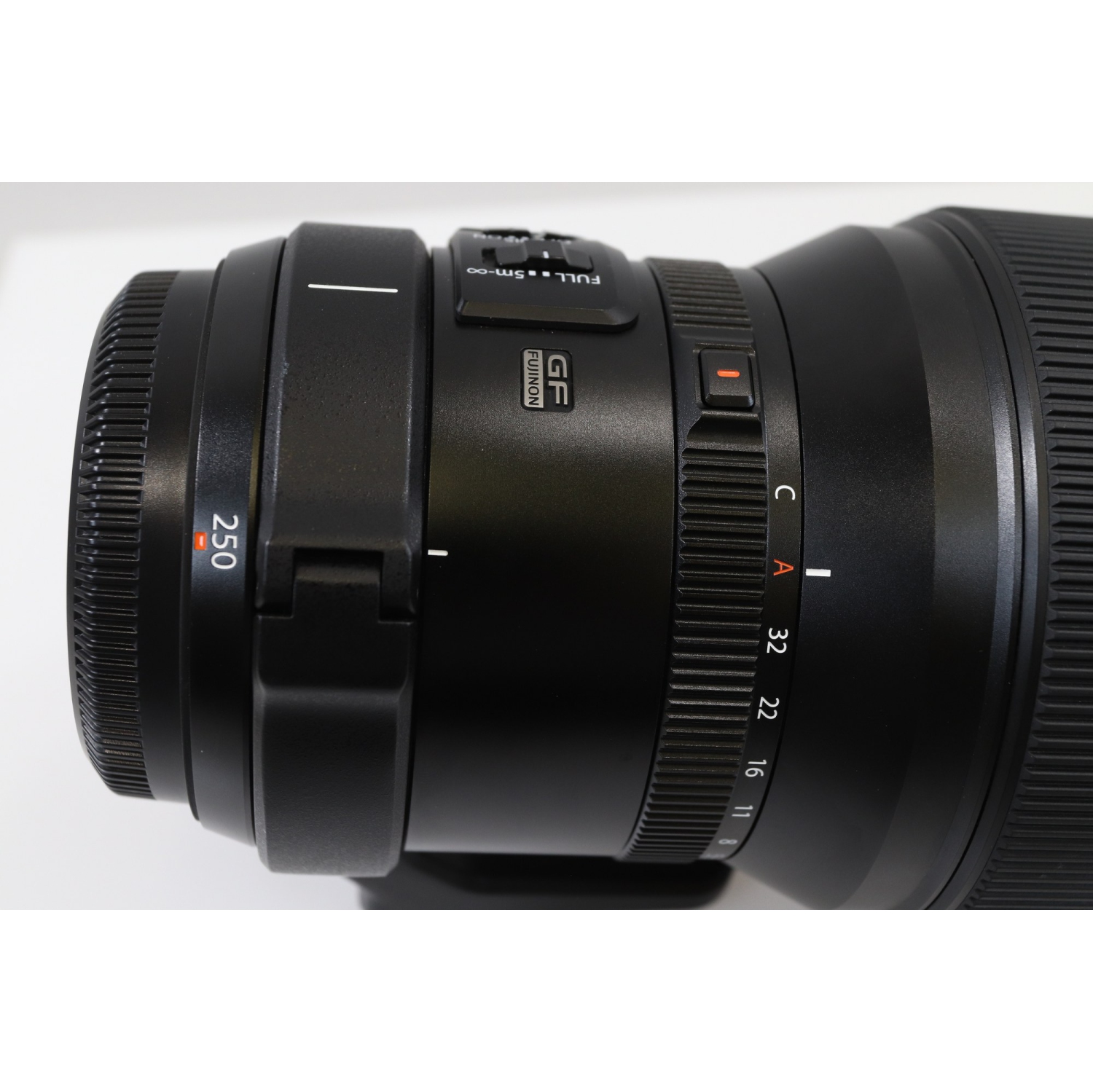 Remis à neuf - Objectif Fujinon 250&nbsp;mm F4 R LM OIS WR de Fujifilm avec boîte et accessoires
