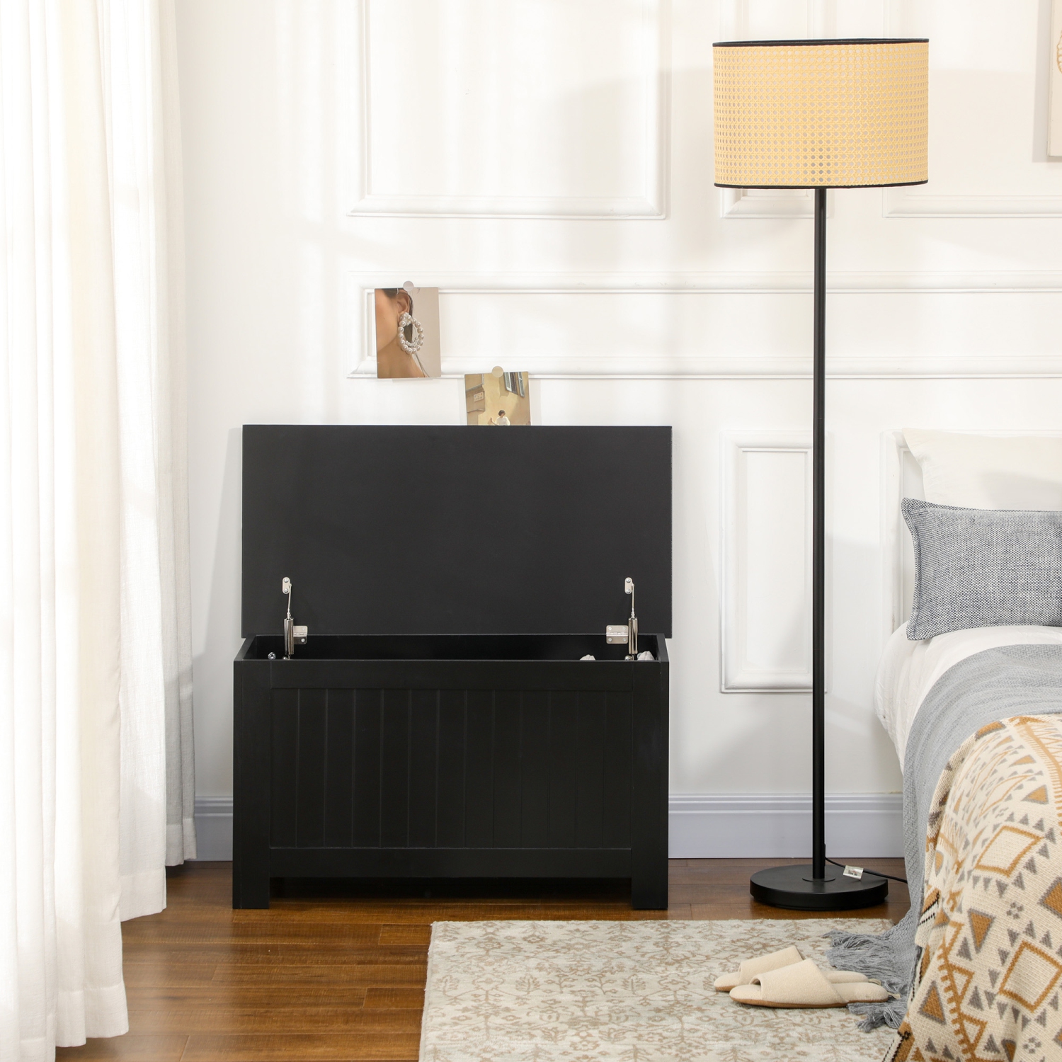 HOMCOM Storage Chest, Modern Storage Trunk with 2 Safety Hinges and Flip-Top Lid, Blanket Box for Living Room, Black