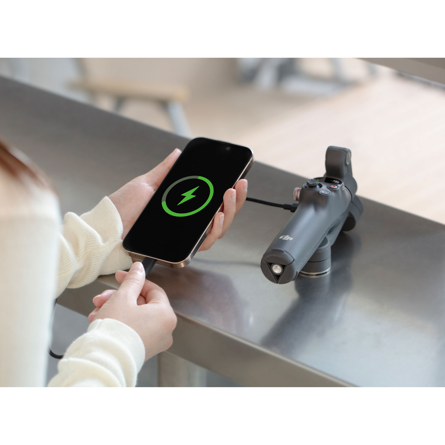 Stabilisateur à cardan Osmo Mobile 7P de DJI pour téléphone intelligent - Gris foncé