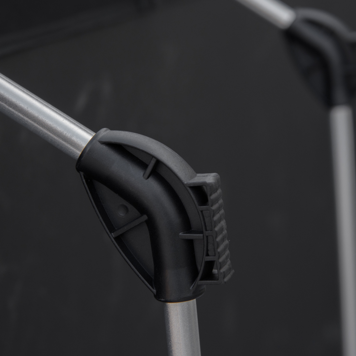 Lit de camping léger Outsunny pour adultes, lit pliant portatif de 25,6&nbsp;po de large avec cadre en aluminium et sac de transport pour le bureau à