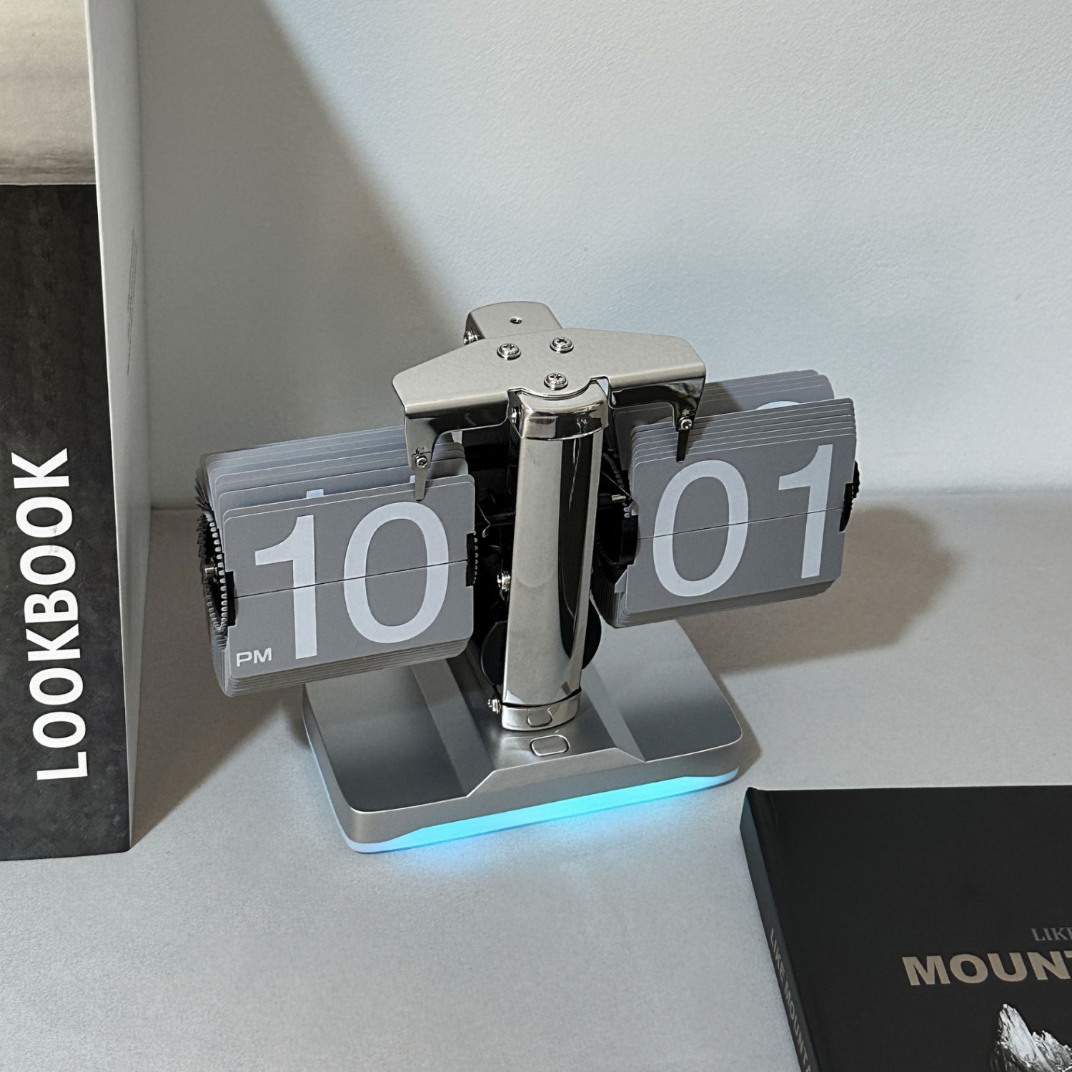 Horloge rotative en acier inoxydable de qualité supérieure – fonction de changement de page automatique, style rétro élégant, cadeau d'affaires