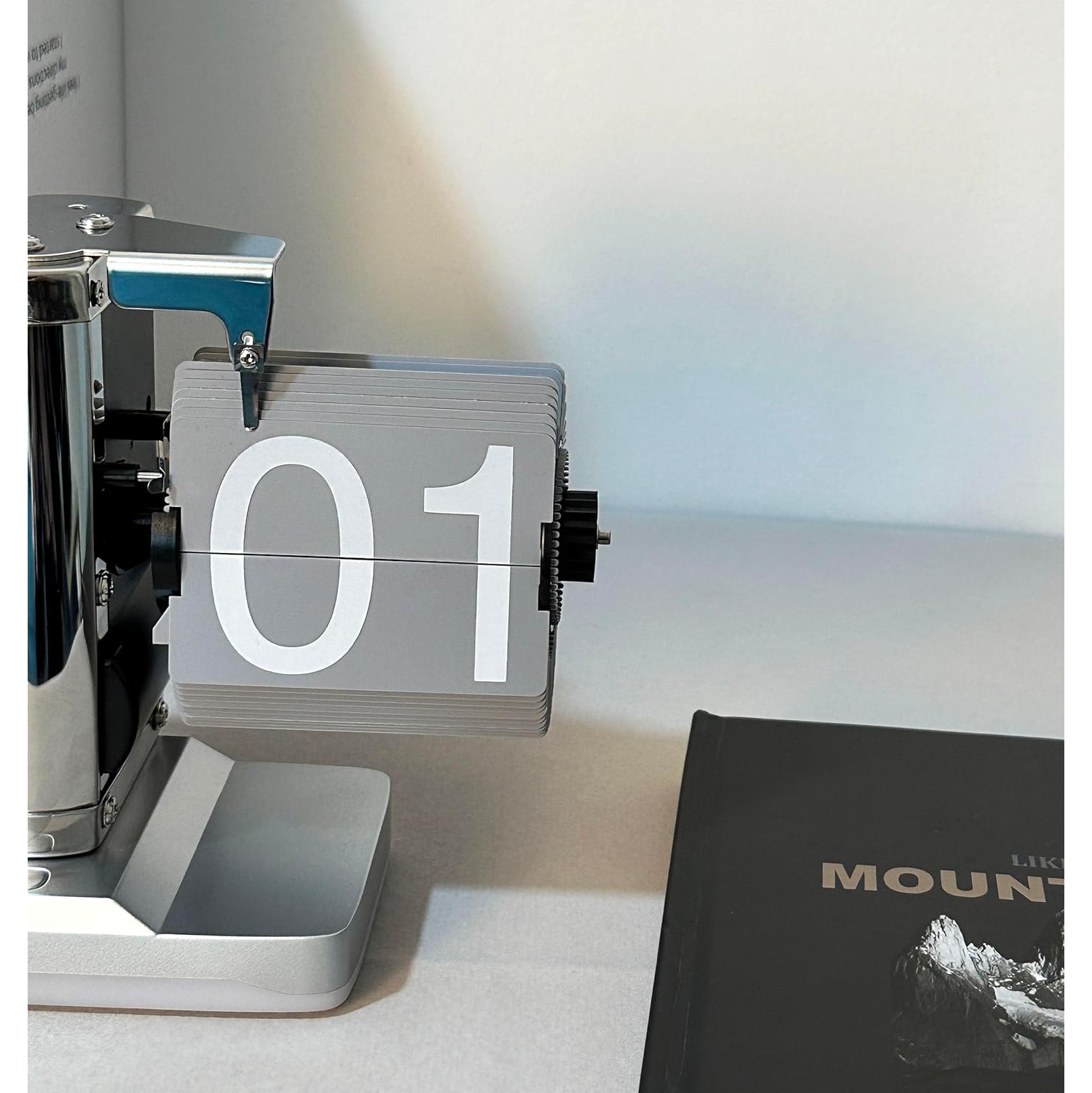 Horloge rotative en acier inoxydable de qualité supérieure – fonction de changement de page automatique, style rétro élégant, cadeau d'affaires