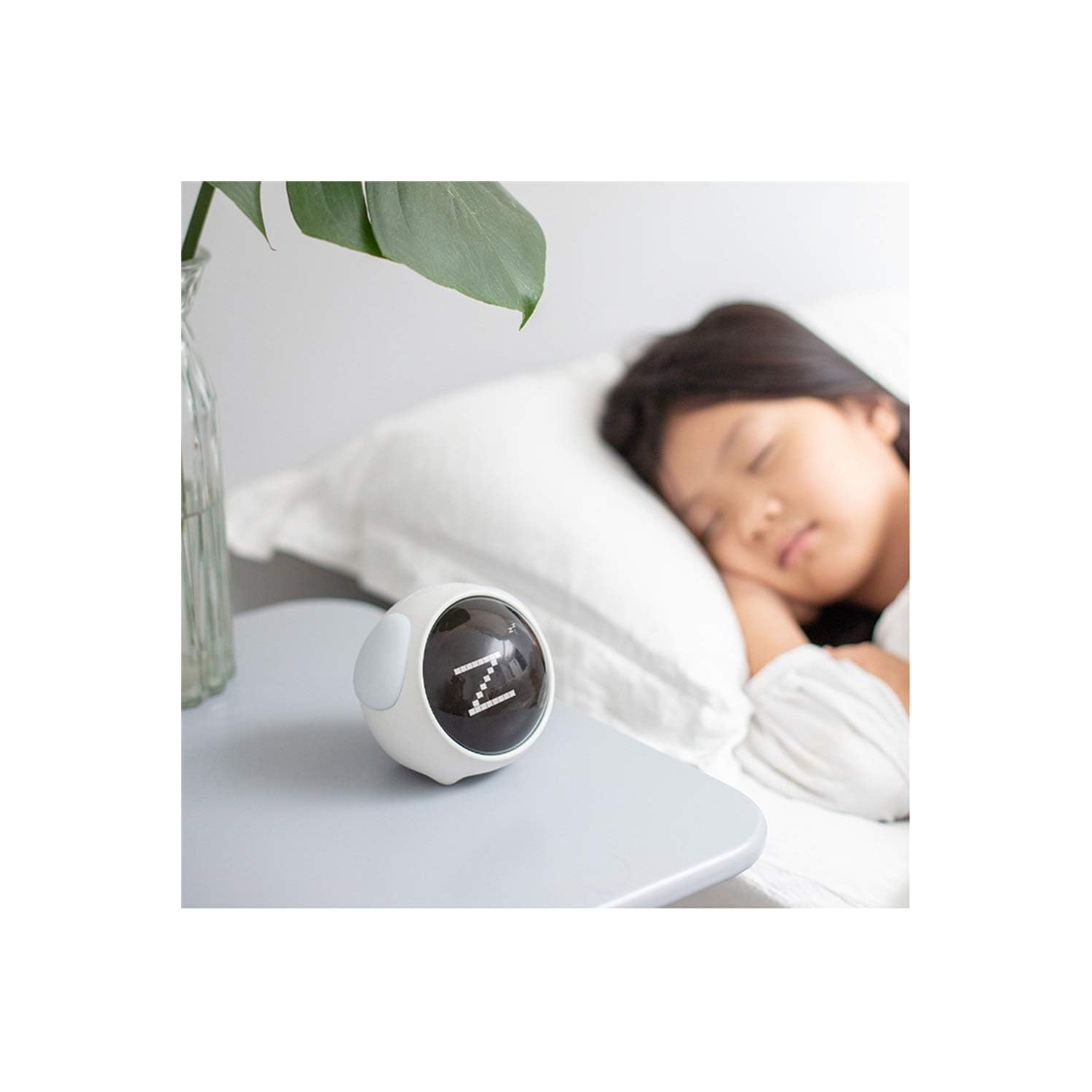 Voice-activated smart alarm clock - adjustable night light, dual alarms, 5 ringtones and shake-to-snooze function, 12/24 hour display