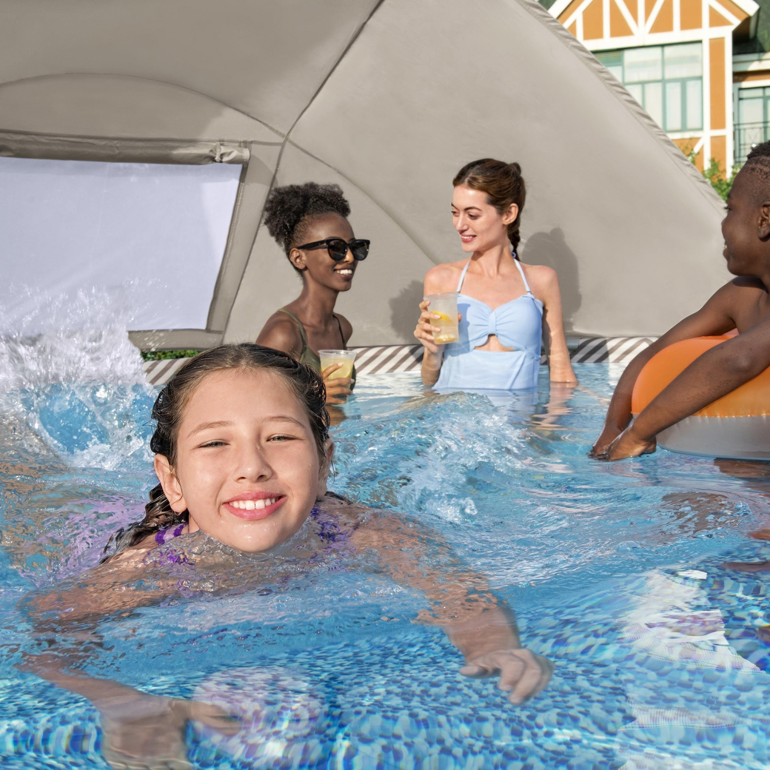 Ensemble de piscine hors-terre ronde 13 pi x 42&nbsp;po Steel Pro MAX de Bestway avec auvent et échelle