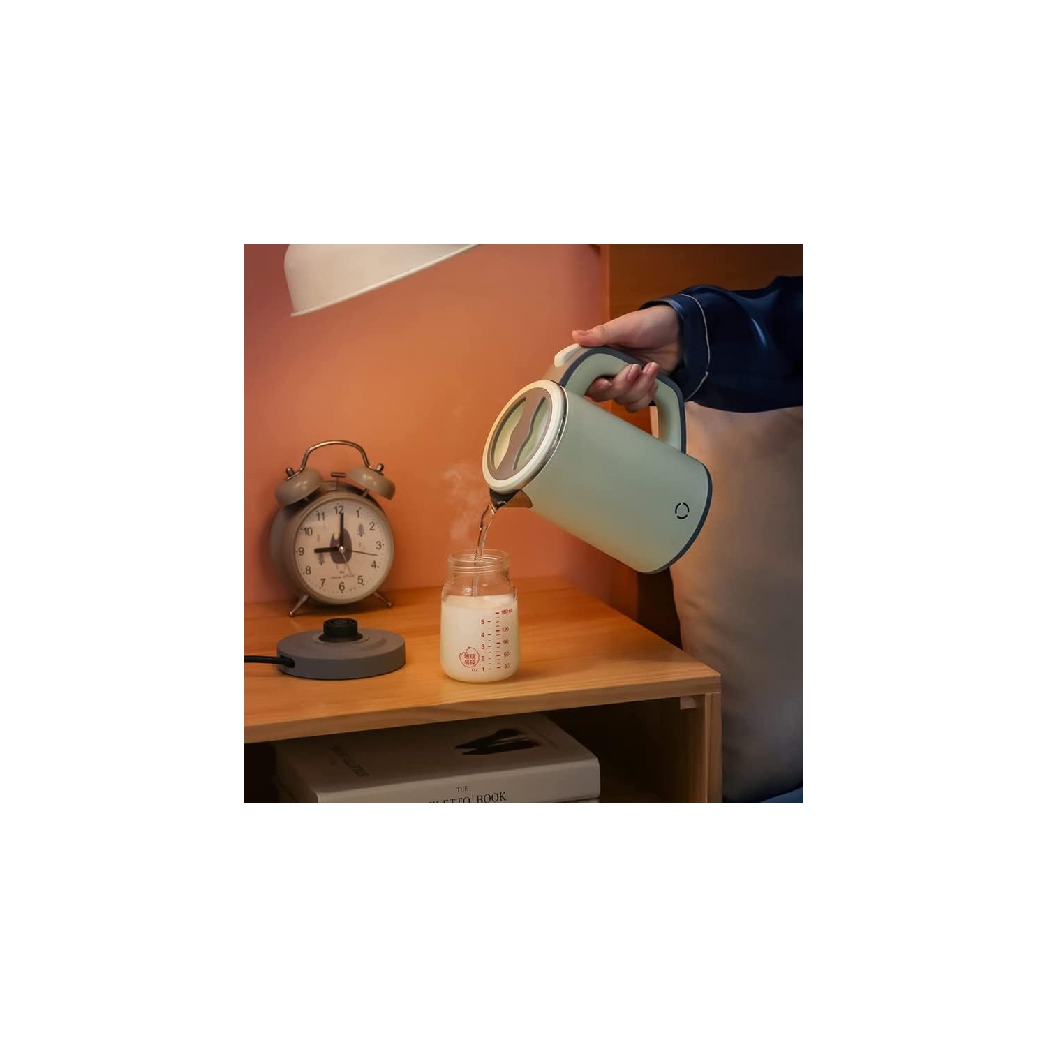 Bouilloire électrique miniature portative 0,8 L – Acier inoxydable, isolation à double paroi, ébullition sans BPA et antisèche pour les voyages,