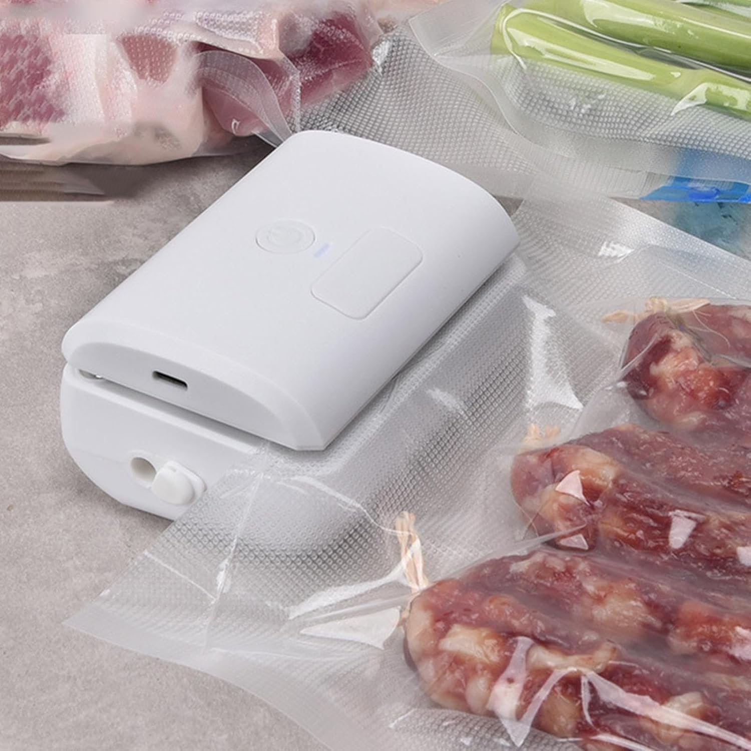 Portable vacuum sealer, small and light, rechargeable, strong suction, 60kPa vacuum and 100kPa inflation, perfect for camping/kitchen use