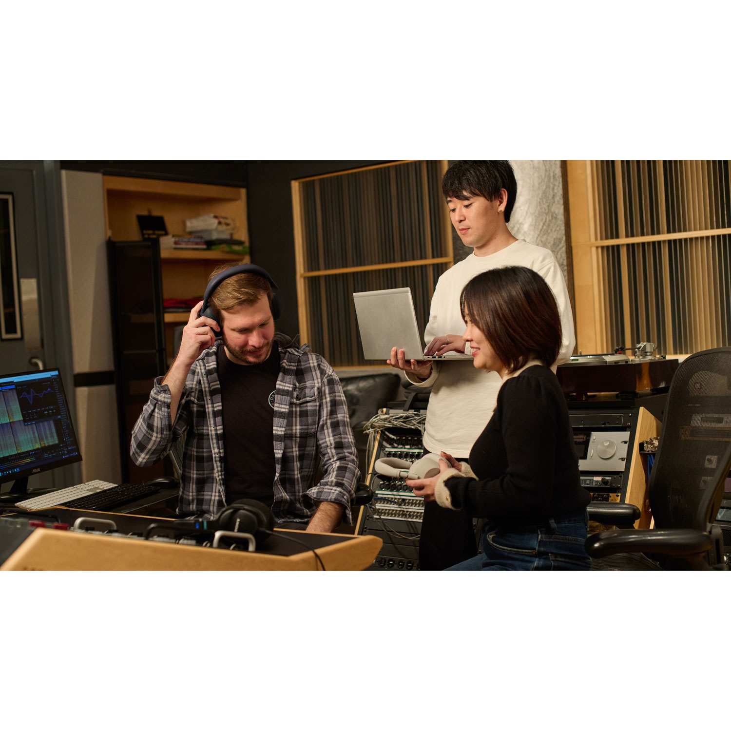 Sony WH-1000XM6 Over-Ear Noise Cancelling Bluetooth Headphones - Black