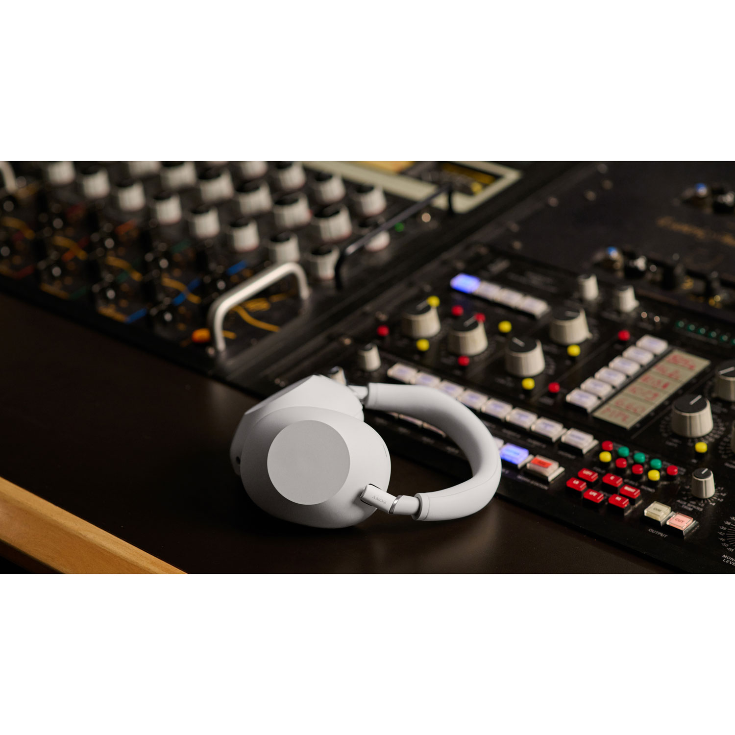 Casque d'écoute Bluetooth à suppression du bruit WH-1000XM6 de Sony - Argenté