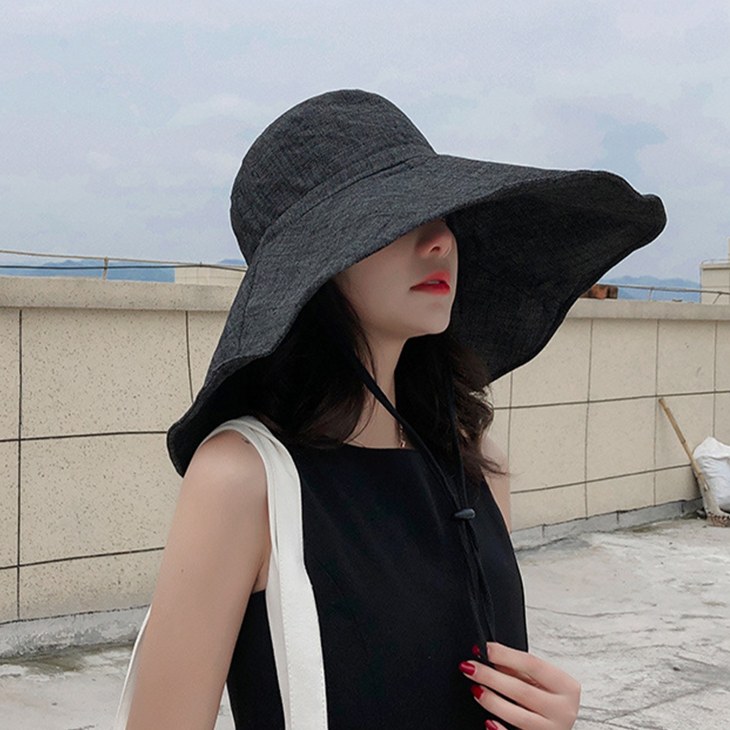 (black) Women's sun hat with wide brim and neck protection strap