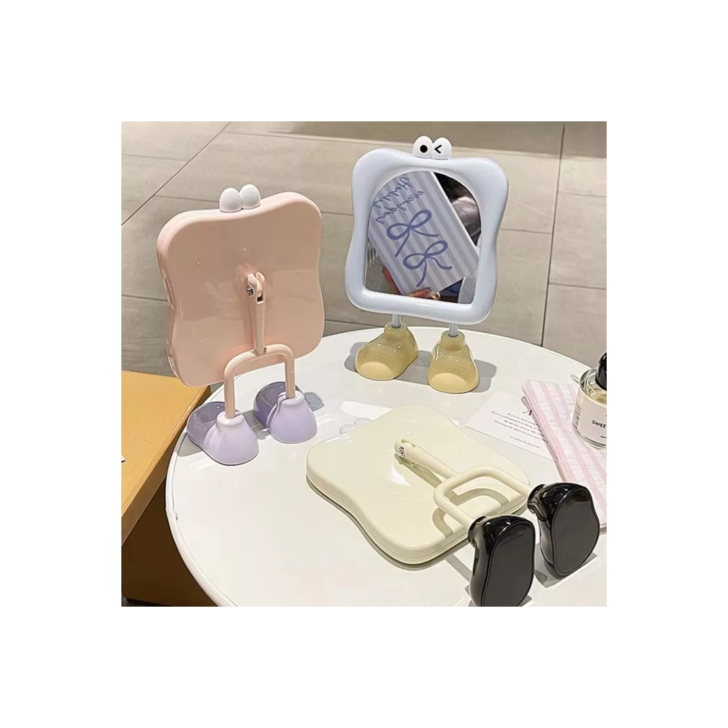 Miroir de bureau mignon décoratif, miroir de maquillage amusant autoportant pour femmes - bleu clair