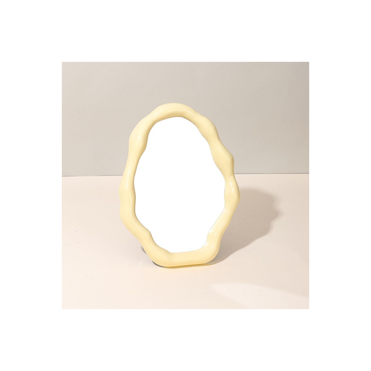 ins style miroir de maquillage nuageux irrégulier, miroir mural blanc crème de forme spéciale jaune