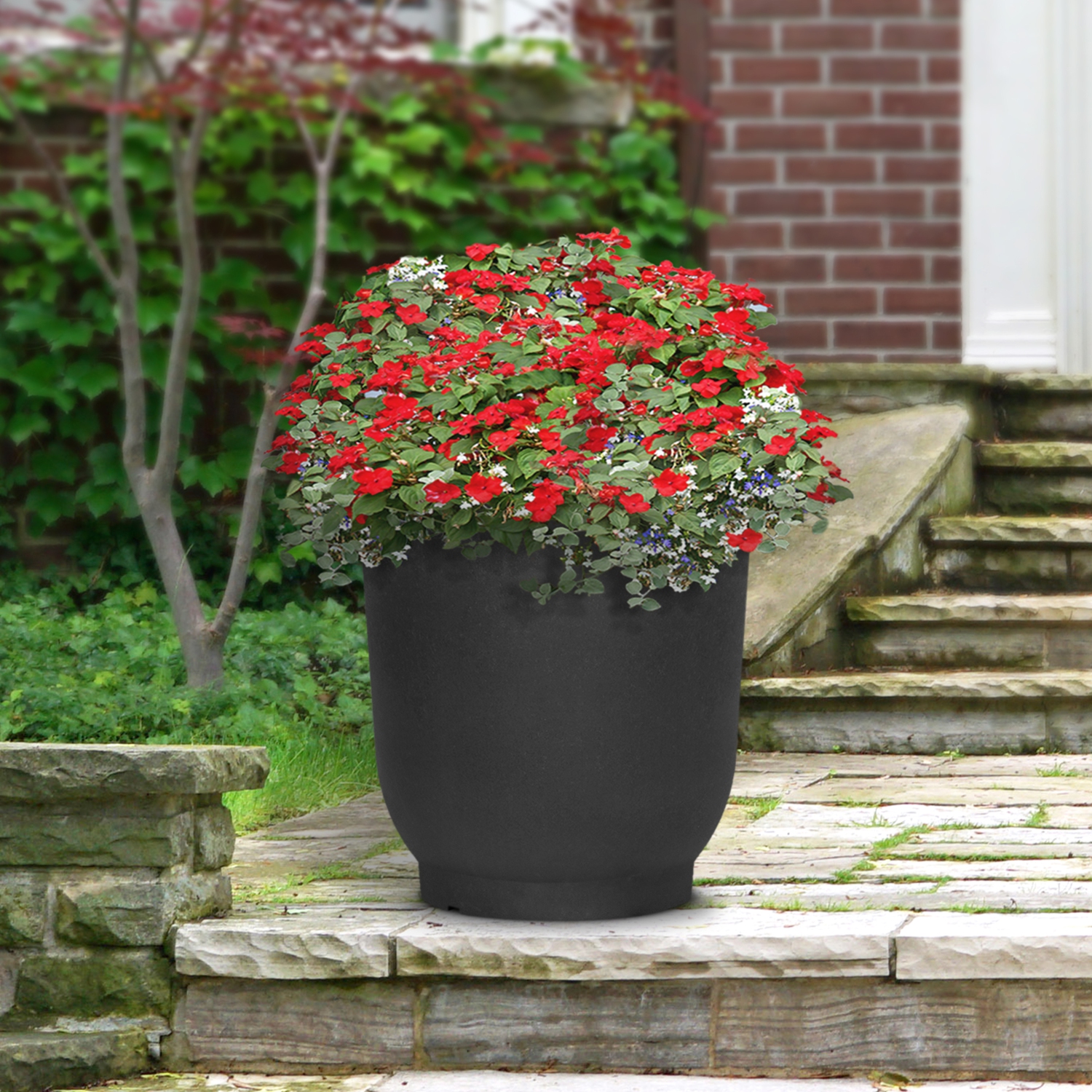 Tierra Verde 21in W x 20in H Florencia Modern Round X-Large Self-Watering Indoor/Outdoor Statement Planter, Black