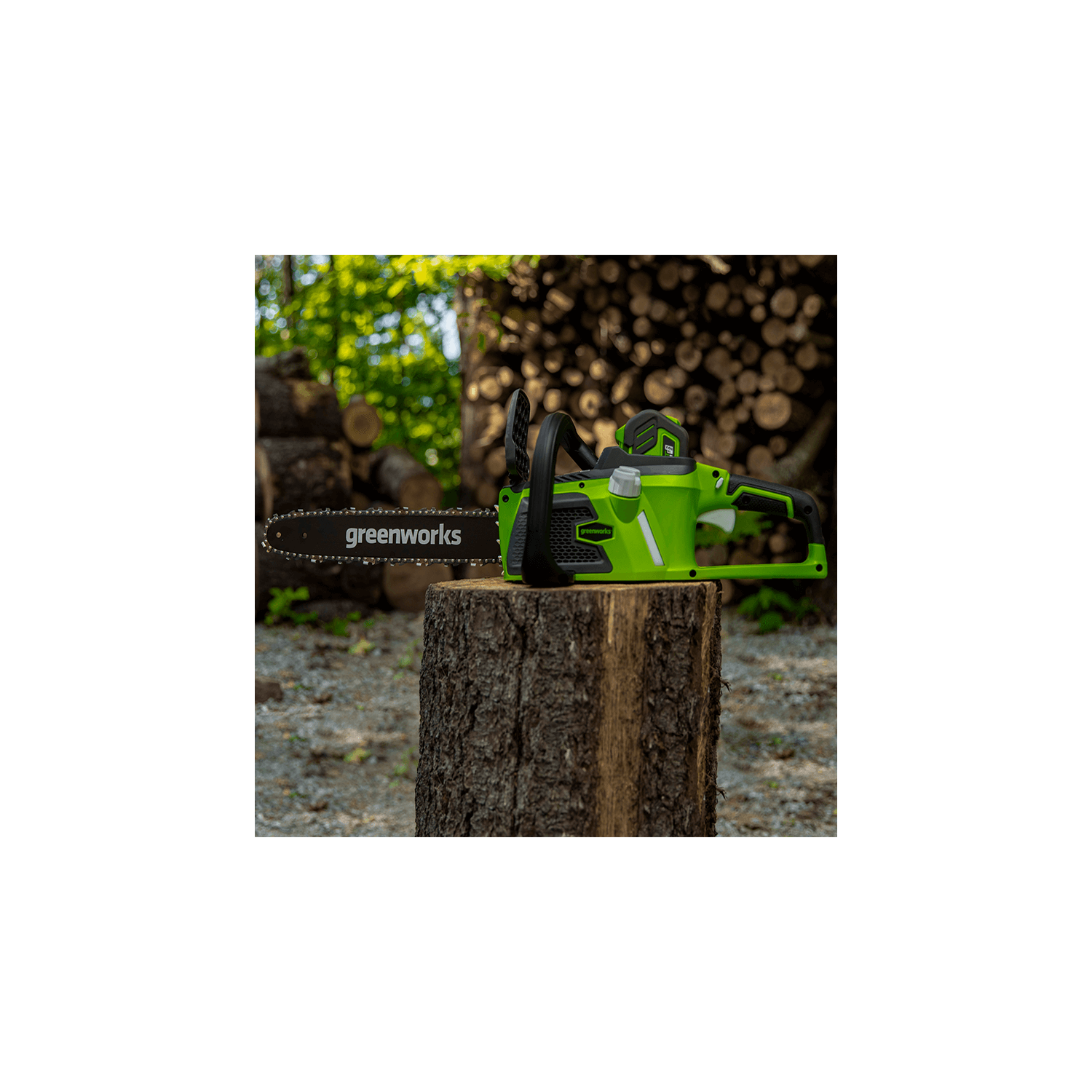 Scie à chaîne sans balais 40&nbsp;V de 14&nbsp;po de Greenworks, batterie 2,0&nbsp;Ah et chargeur – 2000600