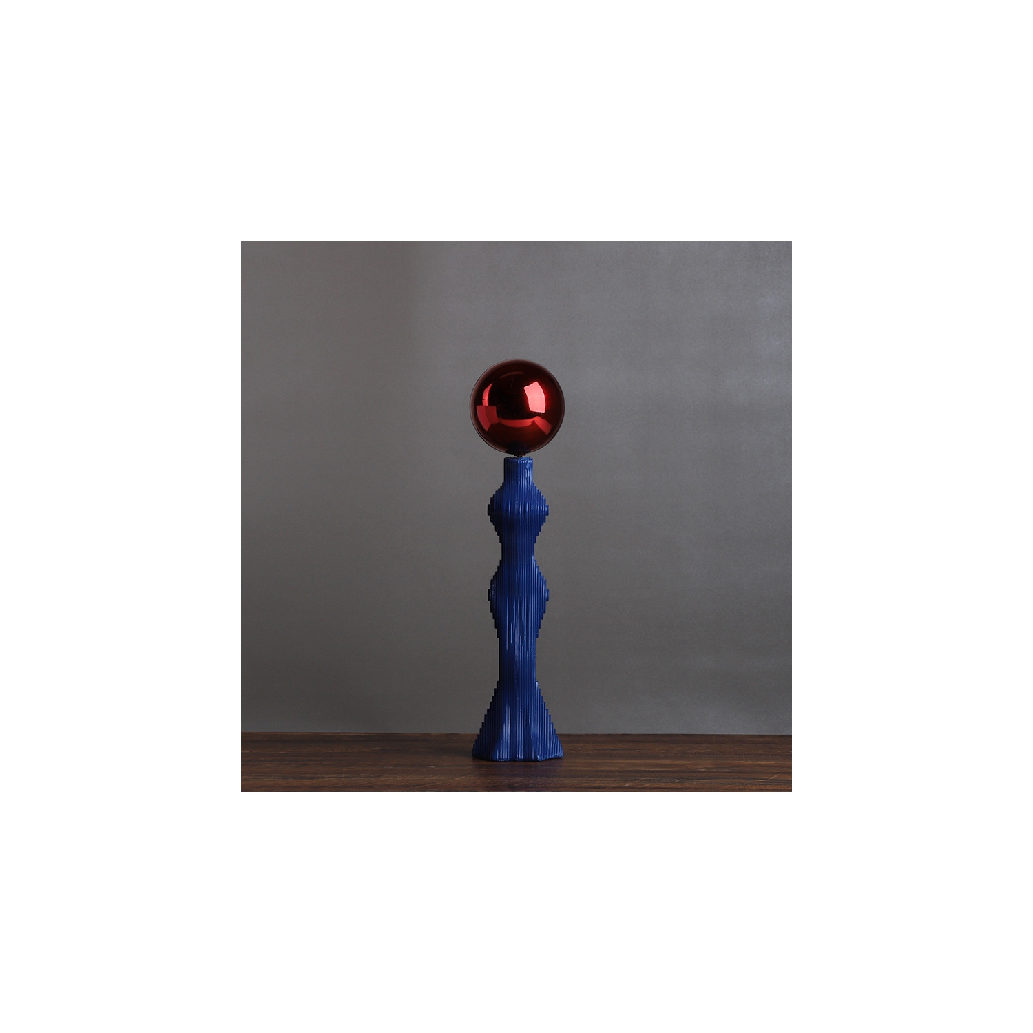 Abstract girl light luxury modern resin sculpture handmade refined art ornaments hotel bar study room decoration housewarming holiday gift selection