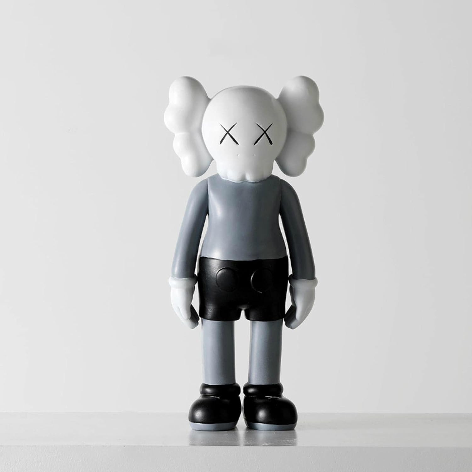 Resin ornaments | Living room and study room decorative sculptures | Dustproof and easy to clean | Art collection gifts Non-slip base | Gray standing