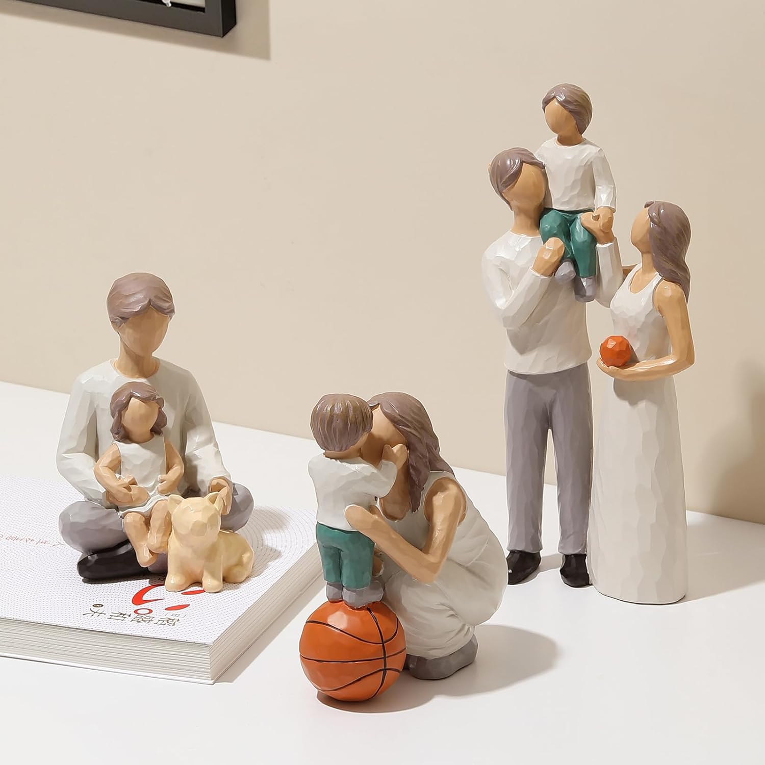 Resin figure ornaments | Living room and study room decorative sculptures | Dust-proof and easy to clean | Art collection gift non-slip base non-slip