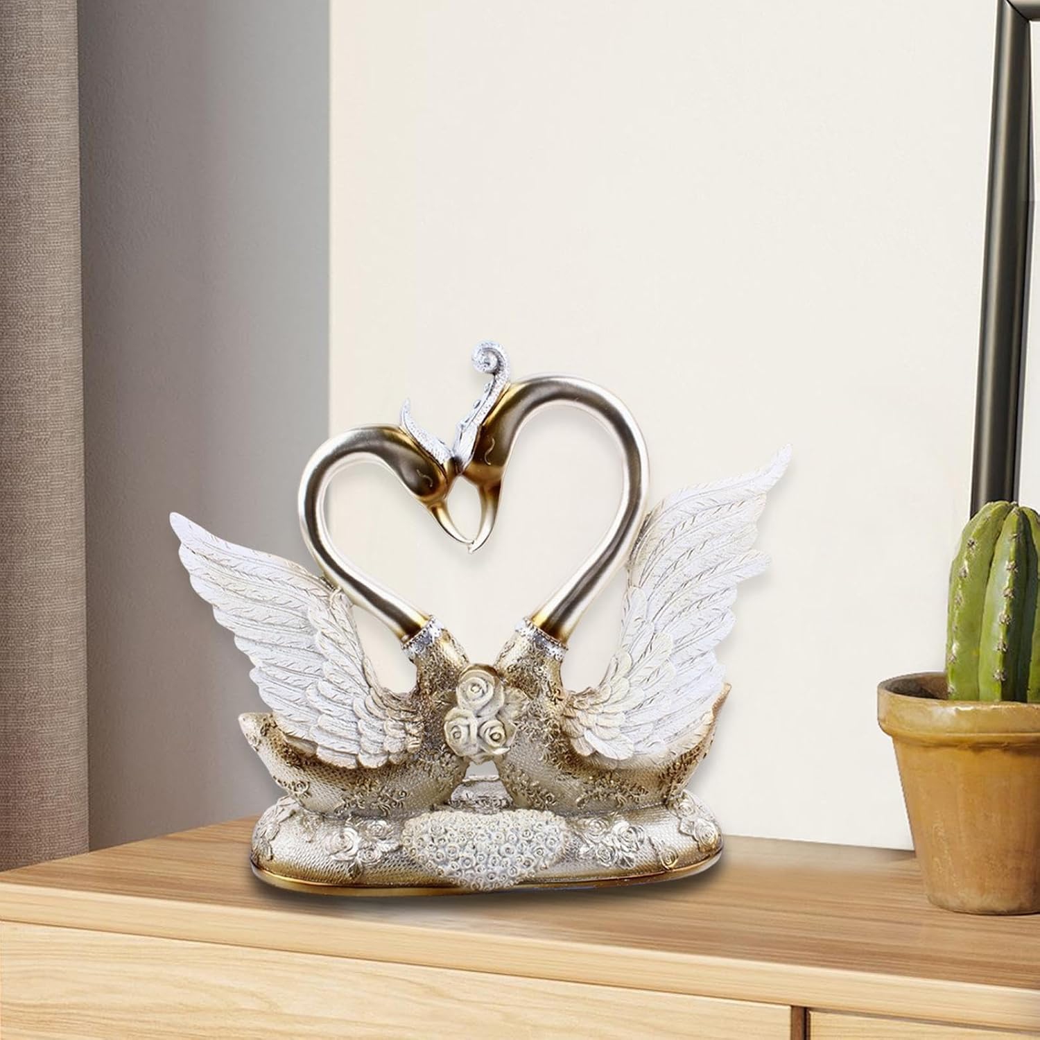 Light luxury swan sculpture ornaments resin heart-shaped base couple decorations modern art home decoration birthday/Valentine's Day/wedding gift