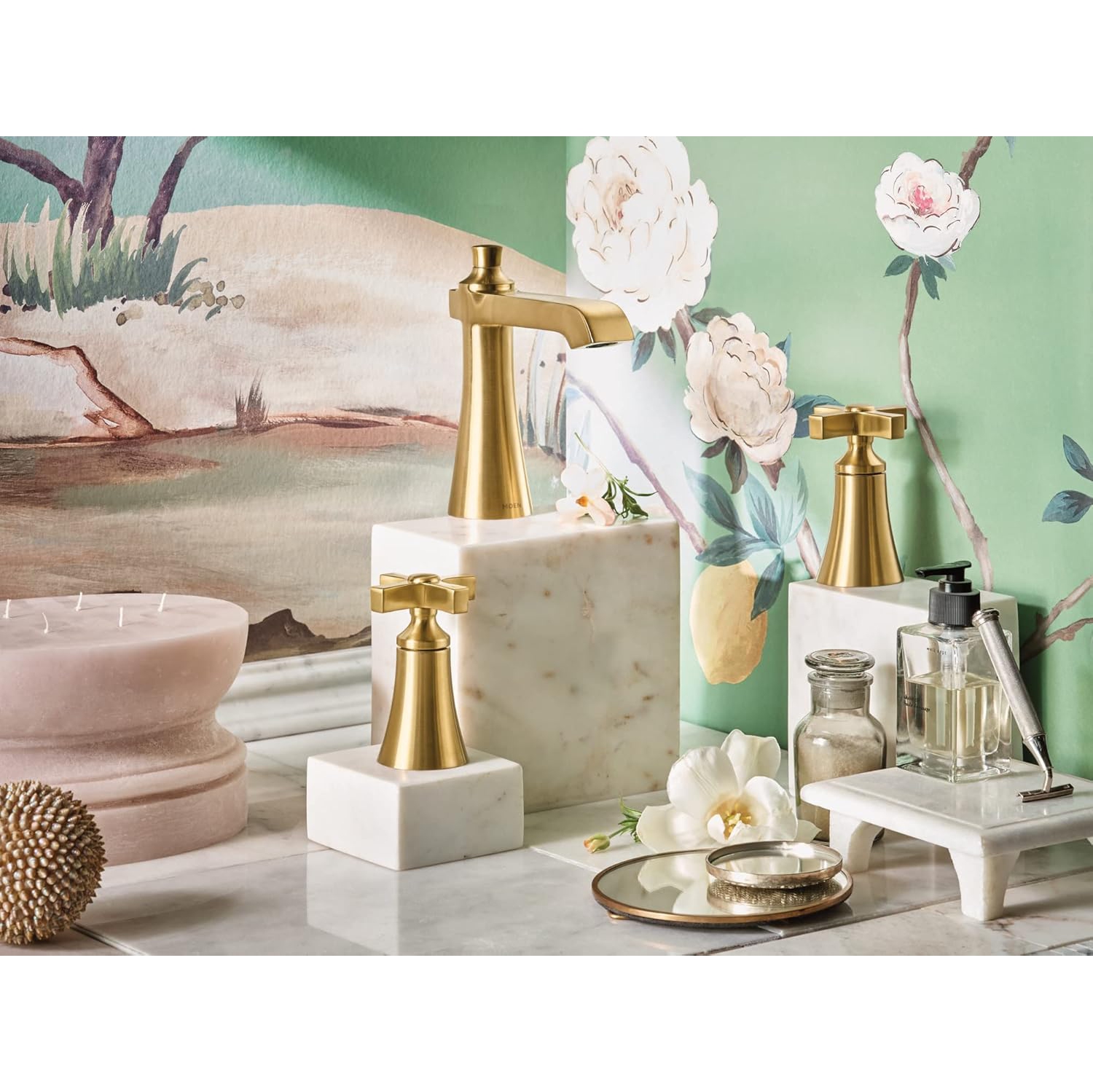 8&nbsp;po à deux poignées Moen TS6985BG Flara Nécessaire de garniture de robinet de salle de bain à poignée croisée, robinet requis, or brossé