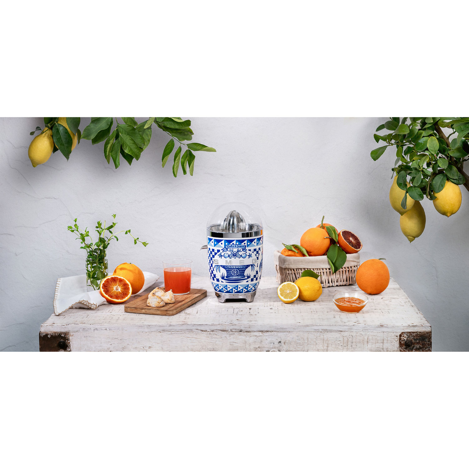 Smeg 50's Style Citrus Juicer - Dolce & Gabanna Collection - Blue Mediterraneo