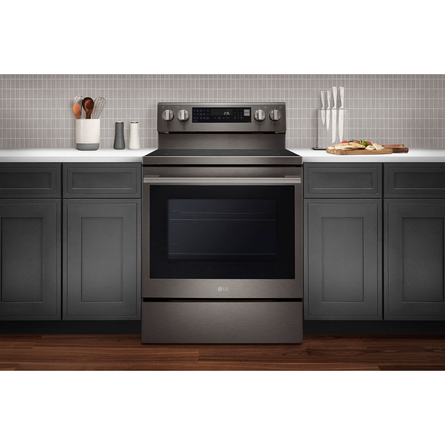 Cuisinière électrique autonome à 5 éléments avec convection véritable et friture à air chaud 6,3 pi³ 30 po de LG - Inox noir
