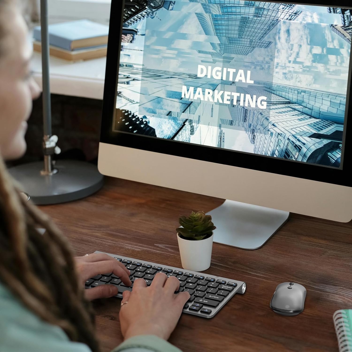 Clavier sans fil SPOT Ordinateur portable mince et silencieux Ensemble clavier et souris pour la maison