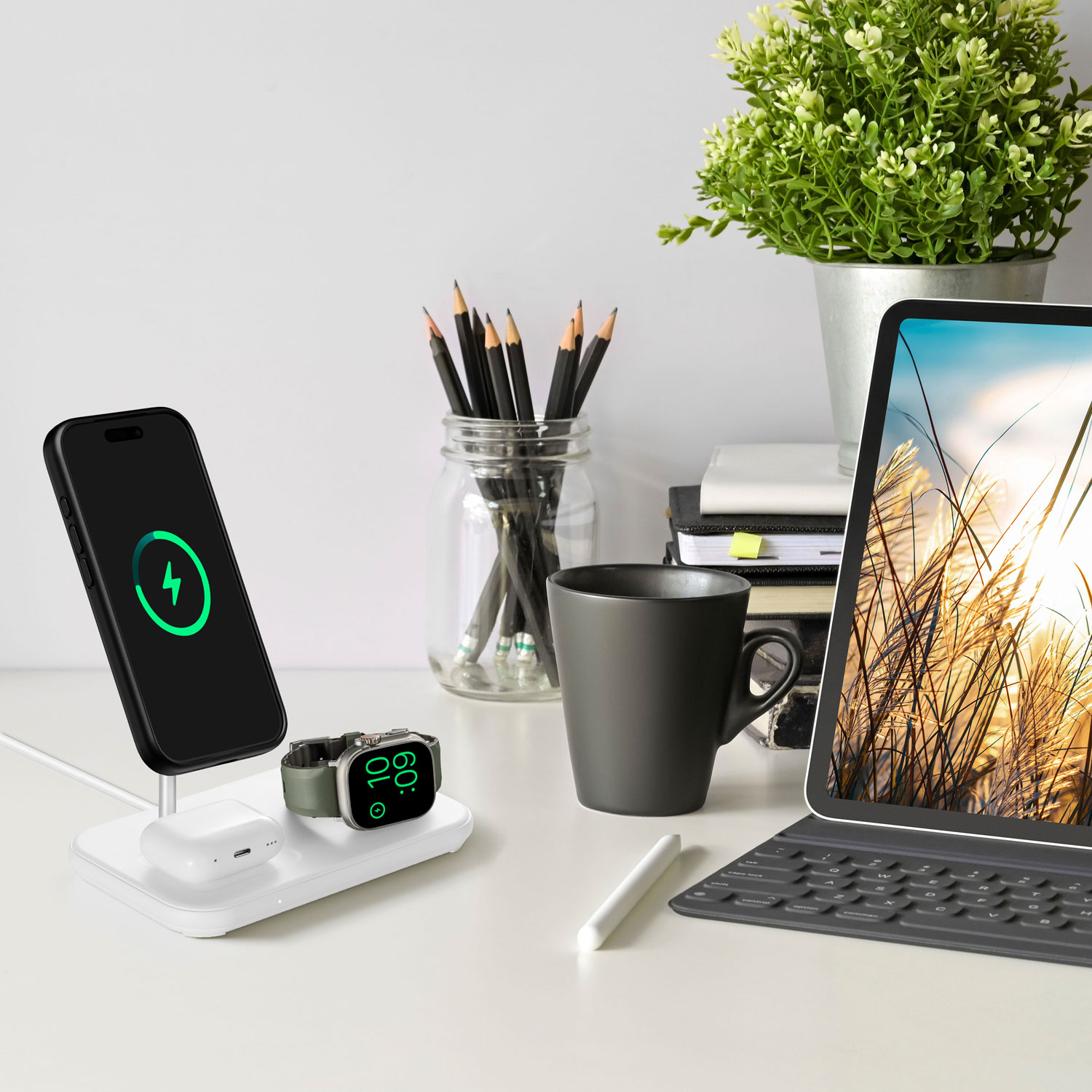 Étui souple ajusté en silicone avec MagSafe d'Insignia pour iPhone 17 Pro - Noir