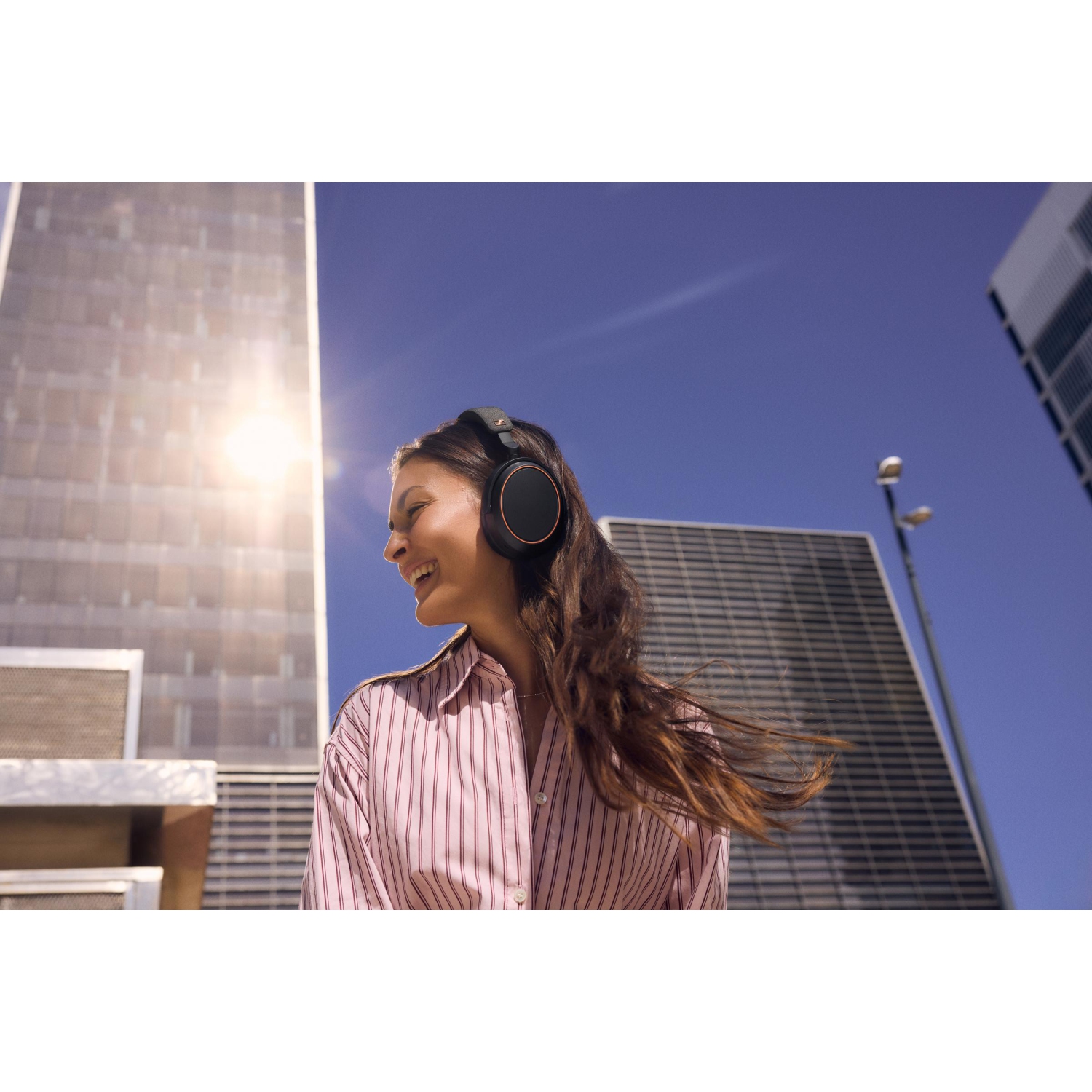 Casque d'écoute Bluetooth à suppression du bruit MOMENTUM 4 de Sennheiser - Remis à neuf