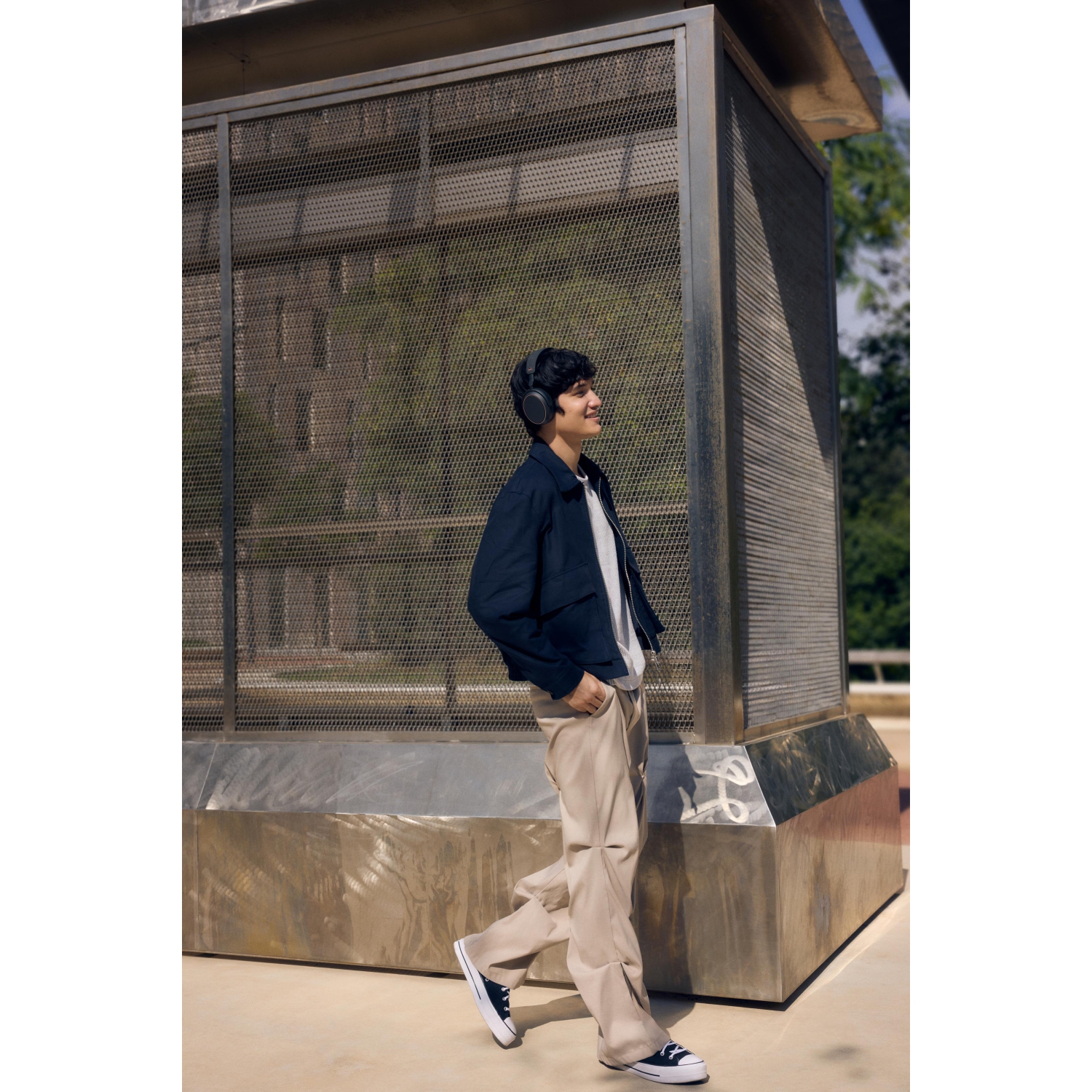 Casque d'écoute Bluetooth à suppression du bruit MOMENTUM 4 de Sennheiser - Remis à neuf