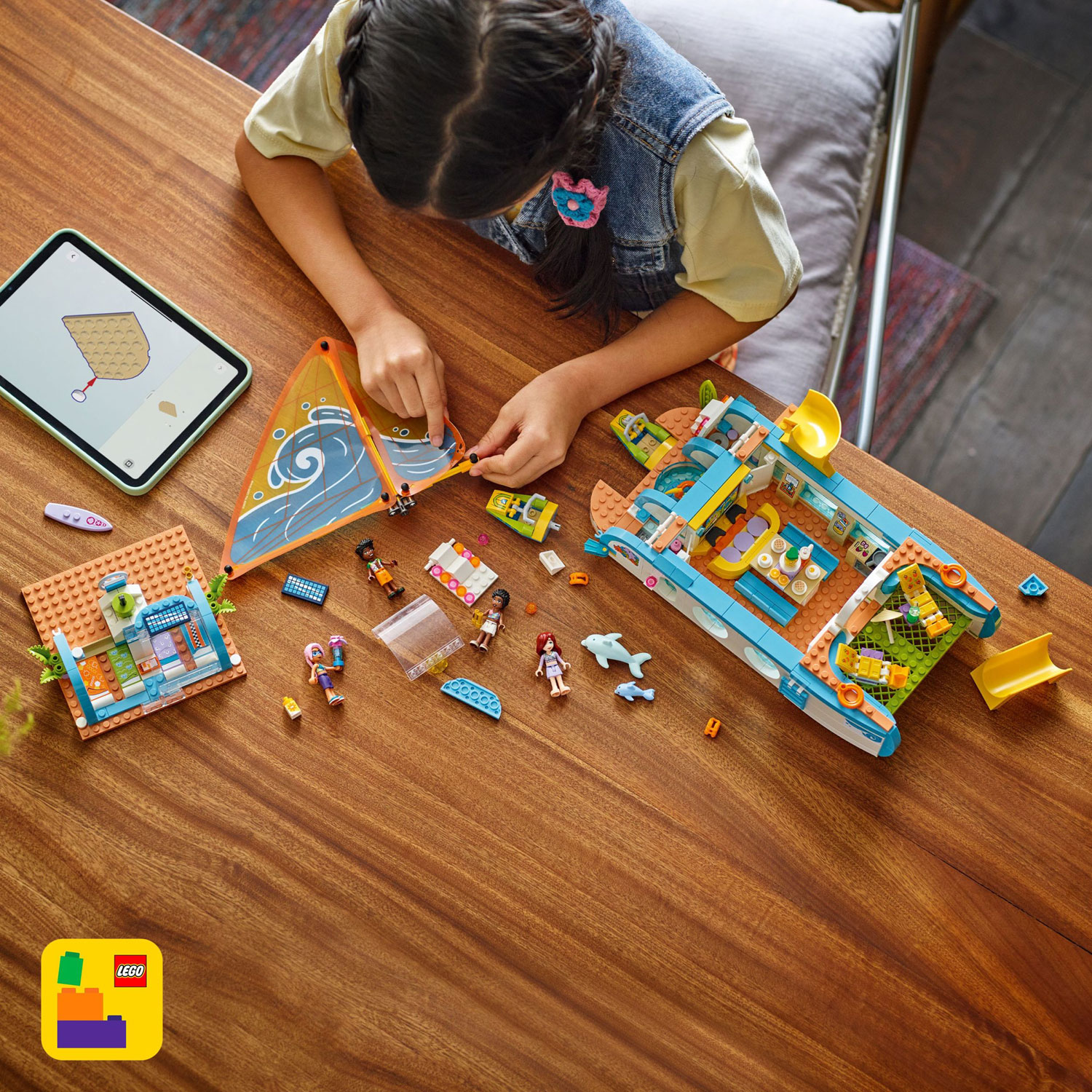 LEGO Friends: Travel Boat Adventure - 685 Pieces