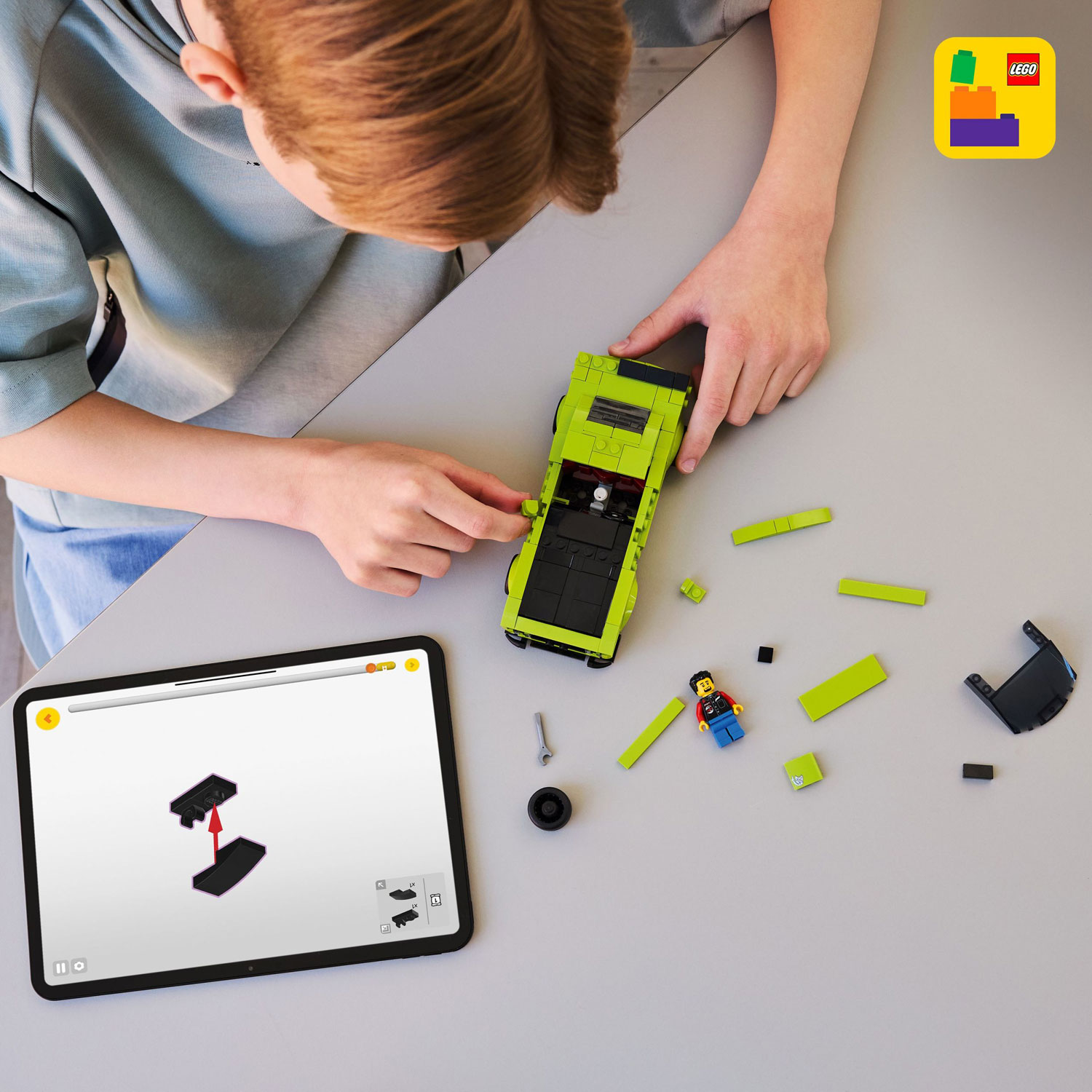 LEGO Speed Champions : La voiture sport Dodge Challenger SRT Hellcat - 390 pièces