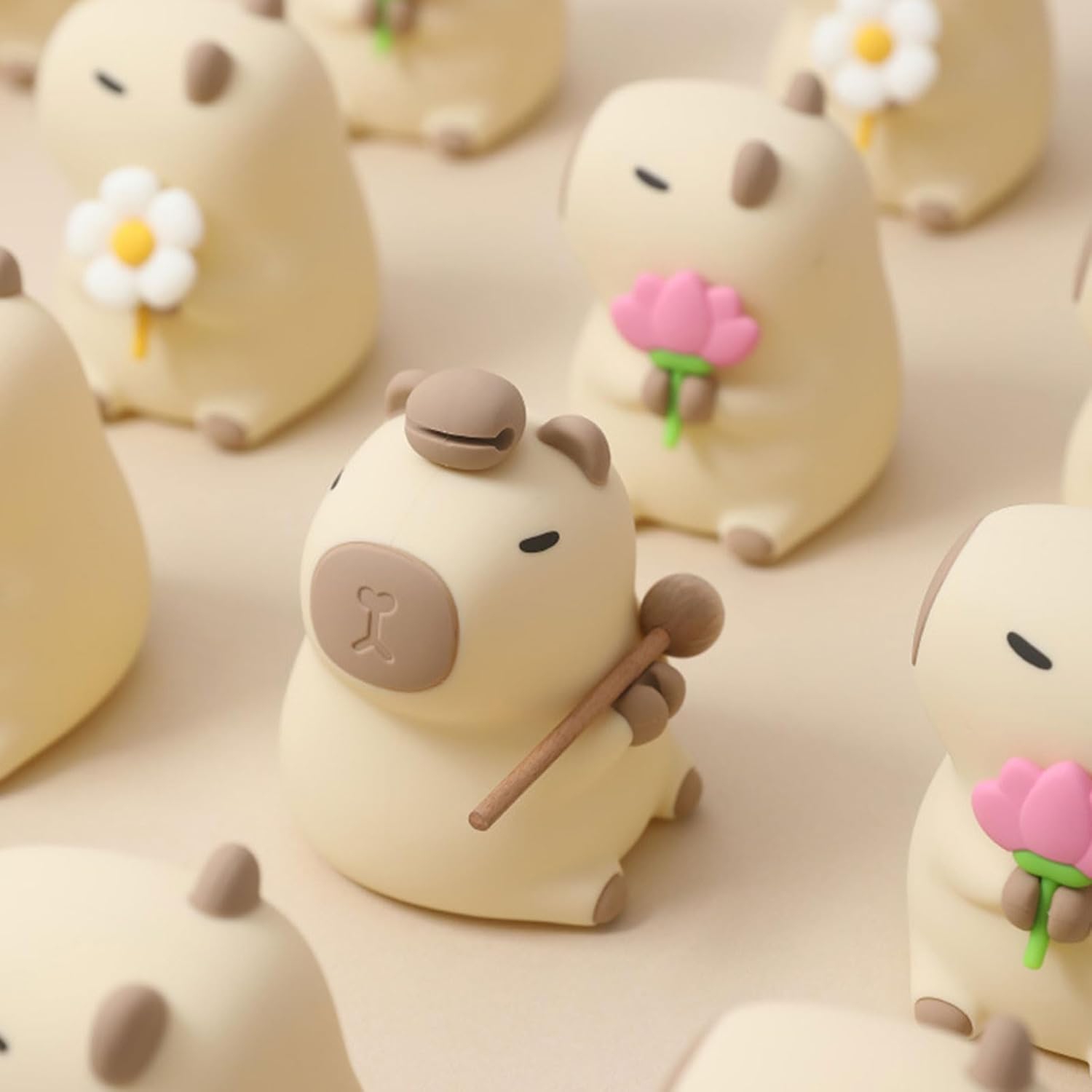 New Capybara LED Night Light, Capybara Pat Light Small Gift Bedroom Sleep Soft Light, Touch Control USB Power Supply, Brown