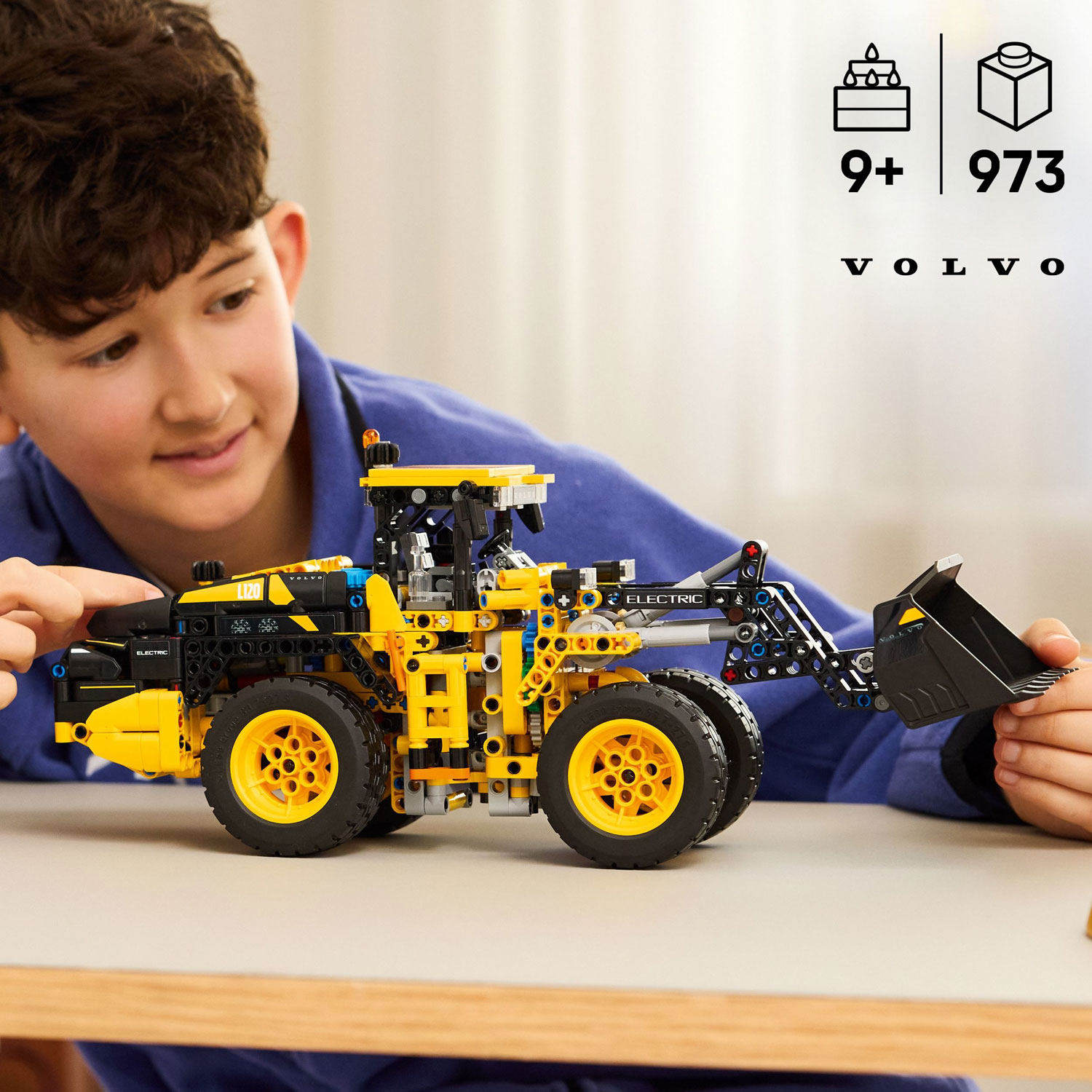 LEGO Technic : La chargeuse sur pneus Volvo L120 Electric - 973 pièces