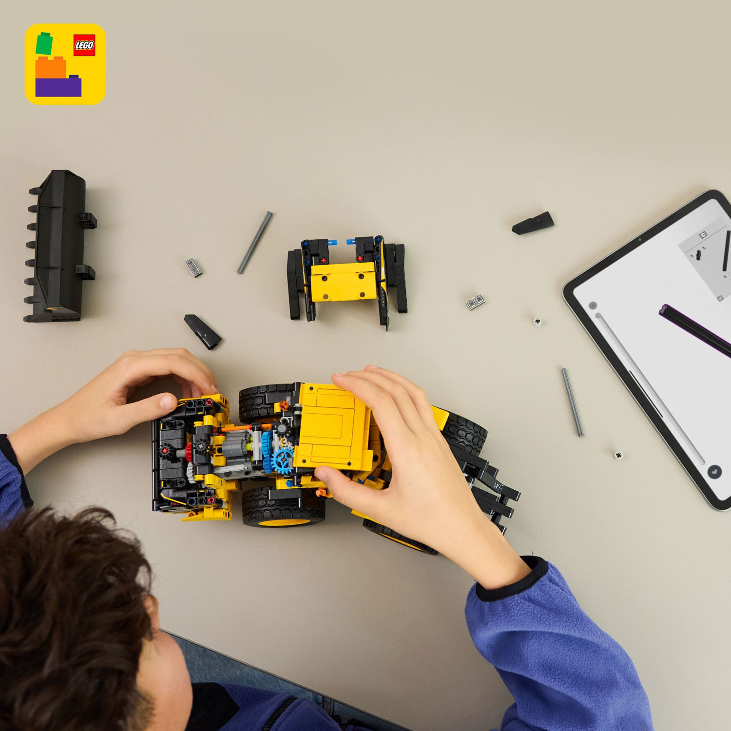 LEGO Technic : La chargeuse sur pneus Volvo L120 Electric - 973 pièces