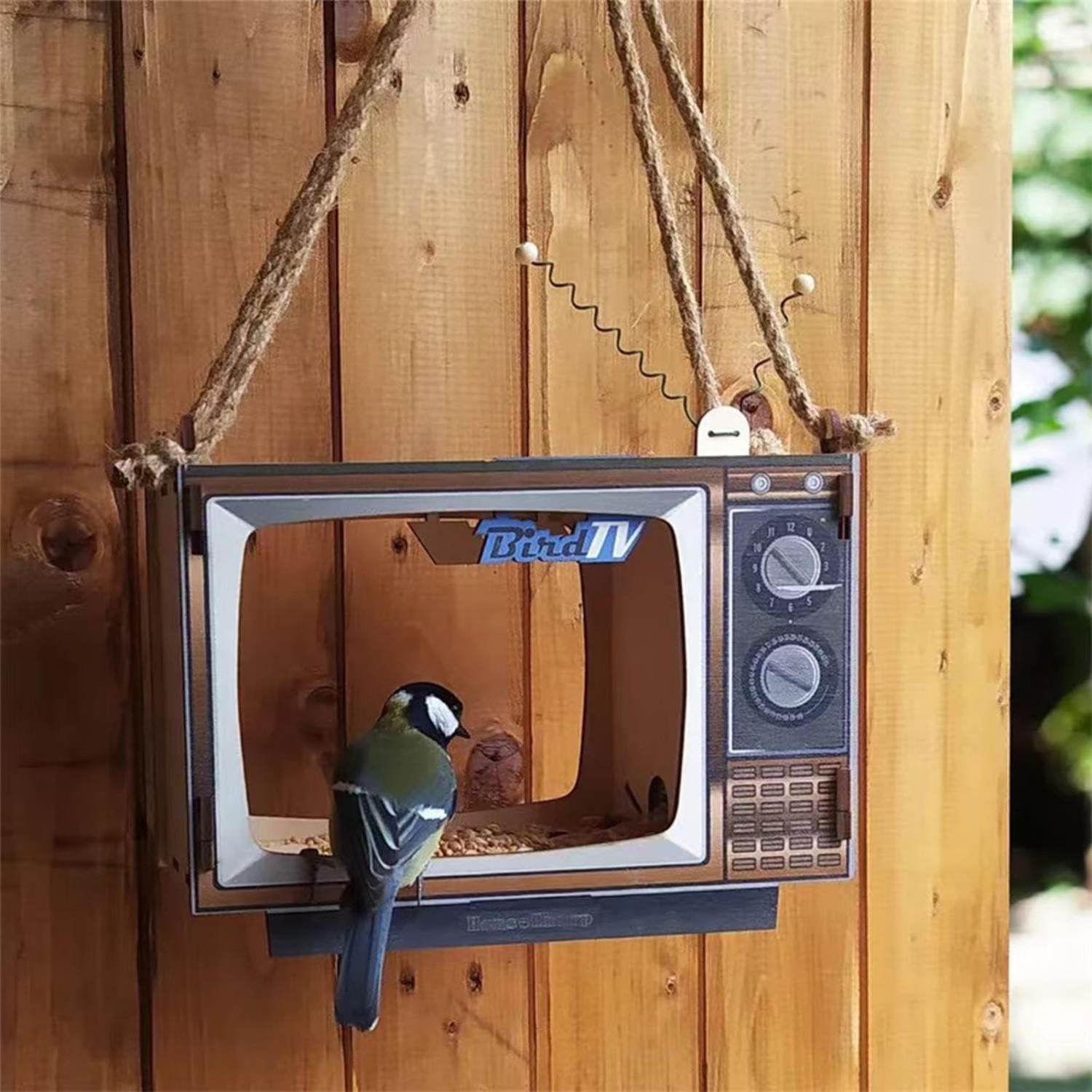 TV Shaped Bird Feeders, Funny Bird Feeders Hanging Station, Wooden Bird Seed Feeder For Home Garden Outdoor Decor, For Bird Lovers
