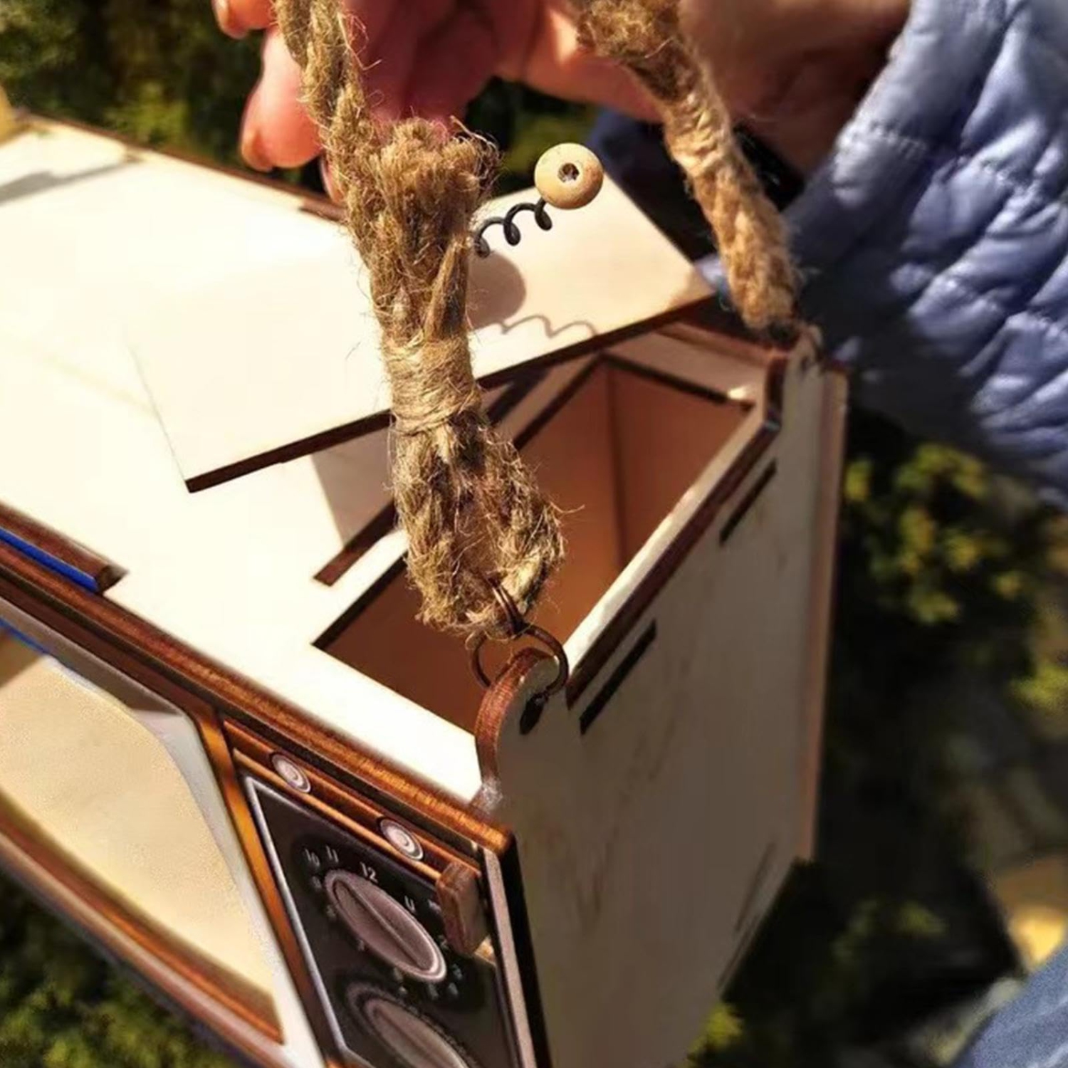 TV Shaped Bird Feeders, Funny Bird Feeders Hanging Station, Wooden Bird Seed Feeder For Home Garden Outdoor Decor, For Bird Lovers