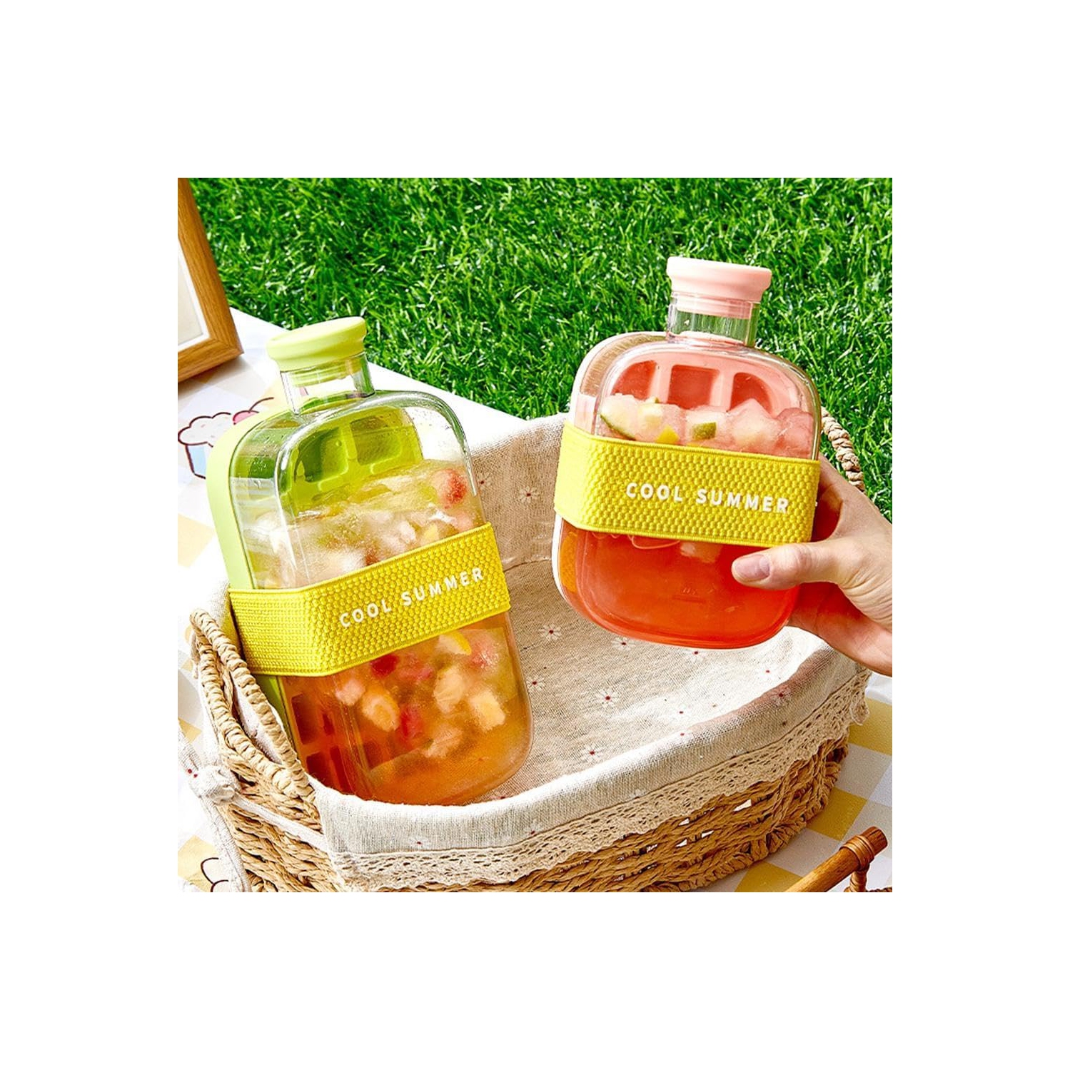 bouteille d'eau glacée 2-en-1 presse eau glaçons ice cube ice box de 500&nbsp;ml, ce qui rend les activités d'extérieur portatives de grande valeur