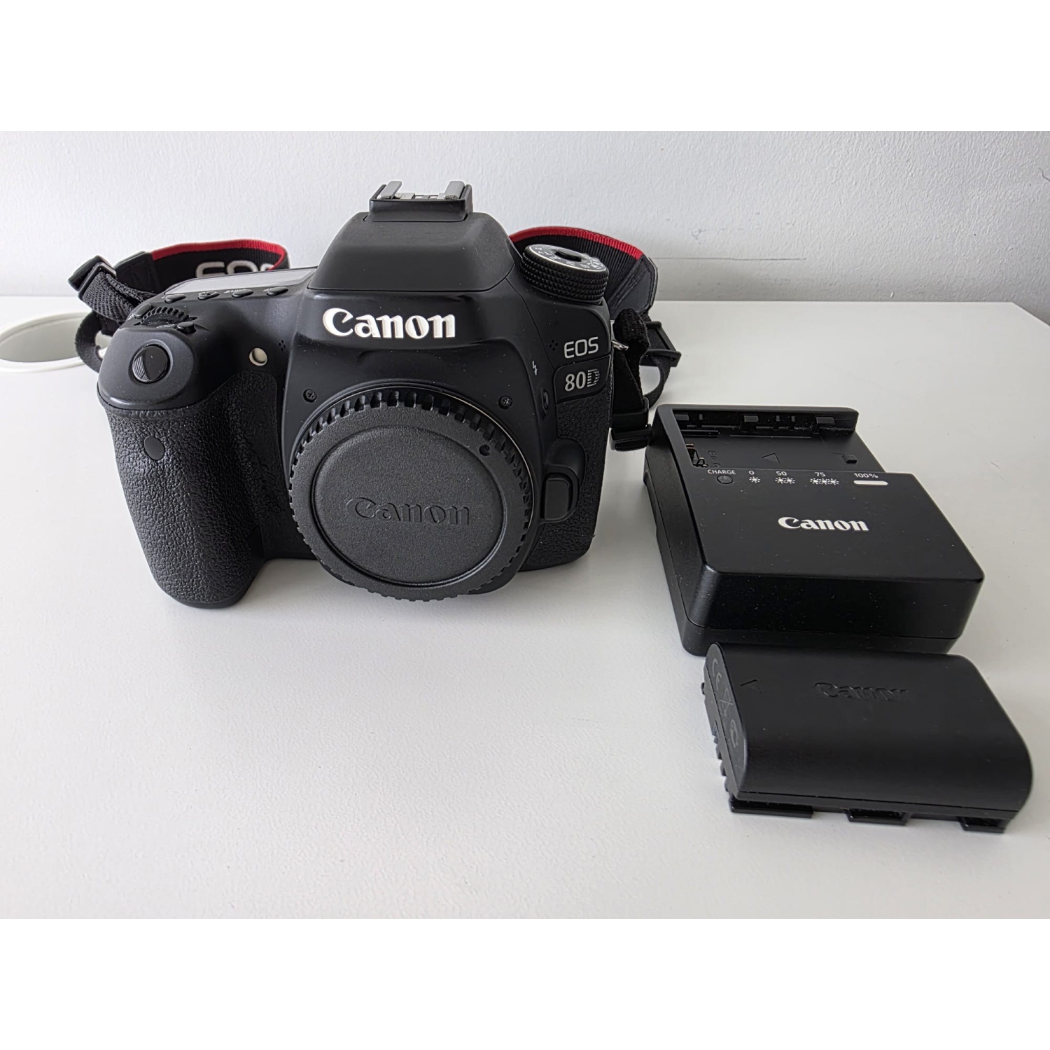 Refurbished (Good) - Canon EOS 80D 24.2MP Digital SLR Camera with Charger & battery