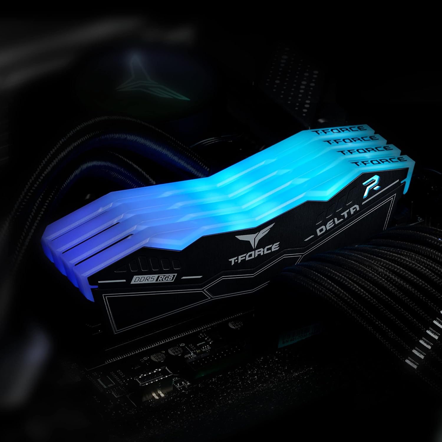 TEAMGROUP - T-FORCE DELTA RGB Mémoire vive DDR5 64 Go 6000 MHz PC5-48000 CL38 - Compatible avec XMP 3,0 d'Intel et AMD Expo