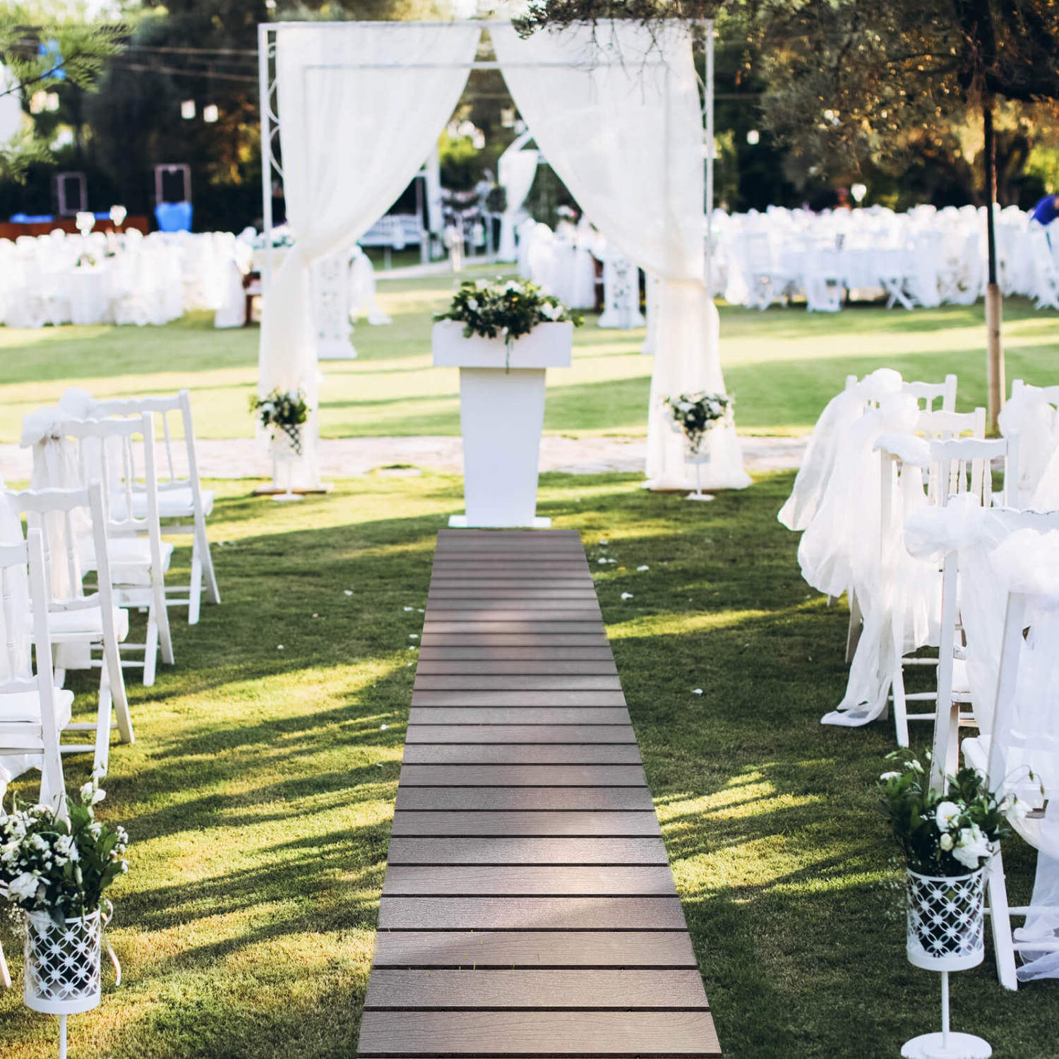 Chemin d'accès extérieur de 8 pi de Costway avec connexion de fil métallique à surface antidérapante avec cadre en PEHD