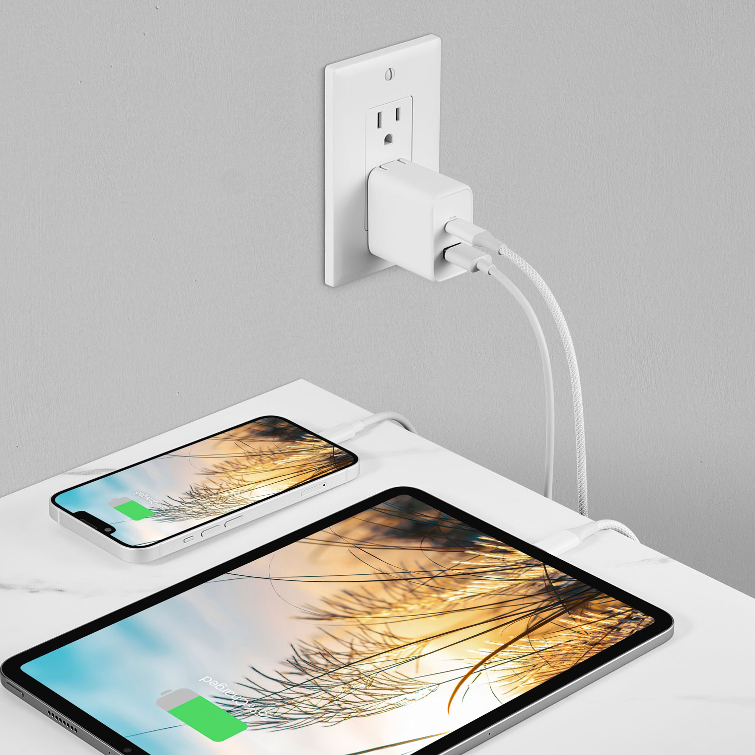 Chargeur mural pliable USB-A/USB-C de 32 W d'Insignia - Blanc