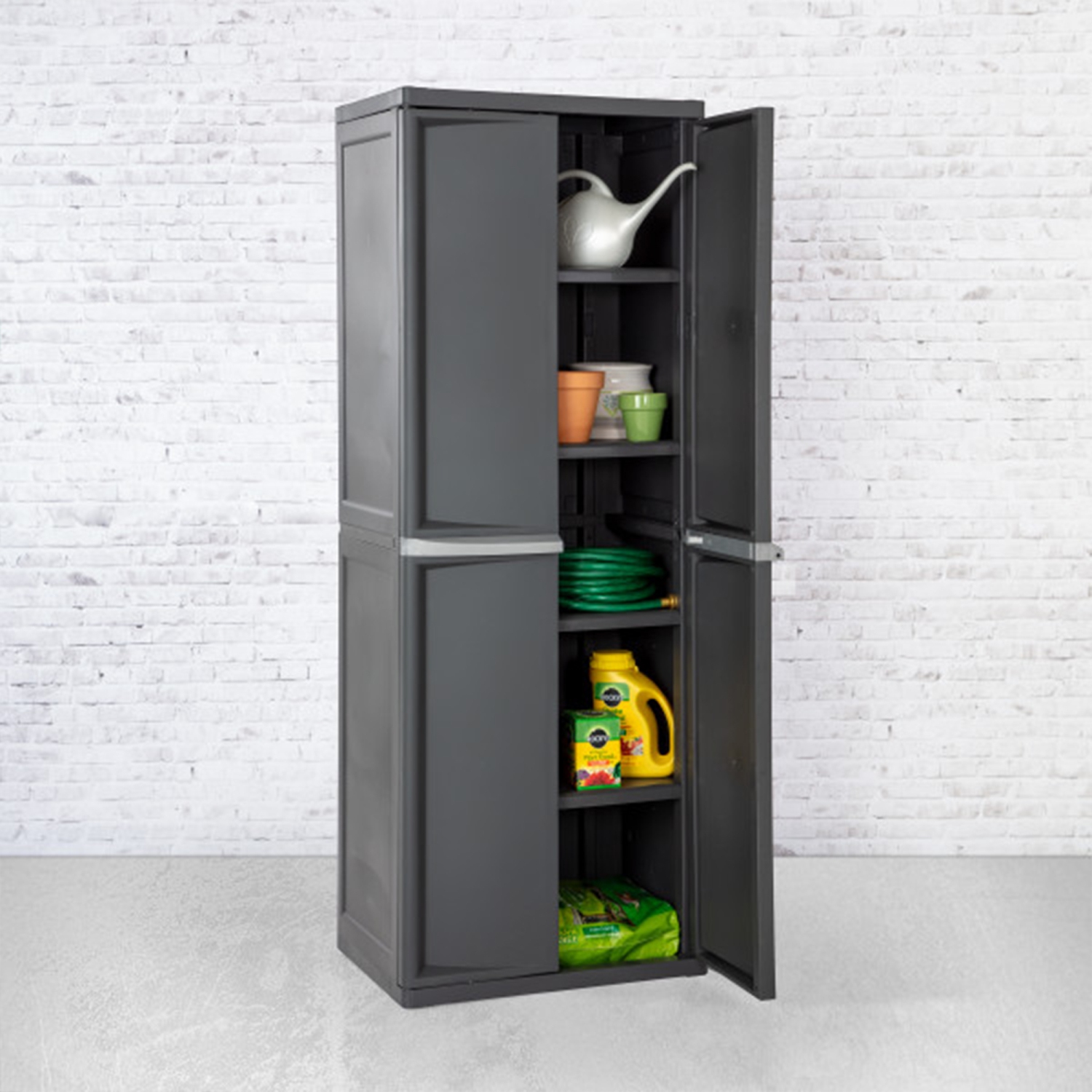 Armoire de rangement réglable Sterilite à 4 tablettes avec portes, gris | 01423V01