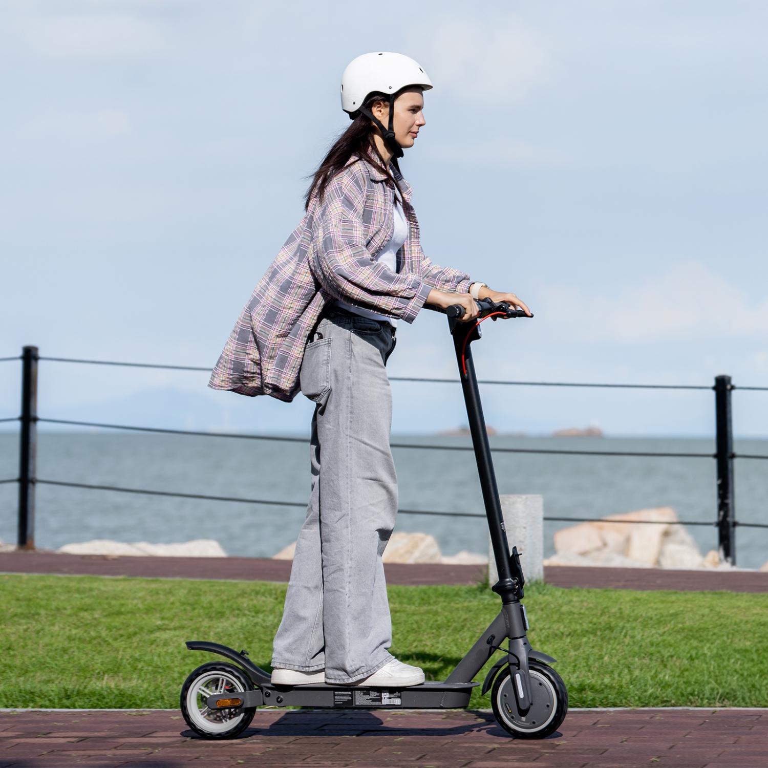 5TH WHEEL Commuting Electric Scooter for Adults – 350W Motor, 28 KM/H Max Speed, 32KM Long Range, 8.5" Solid Tires, Turn Signals, Foldable &